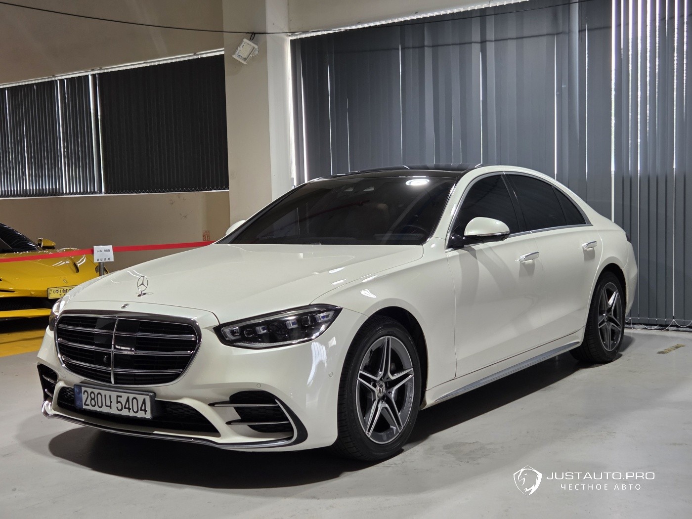 Автомобиль Mercedes-Benz S-Class