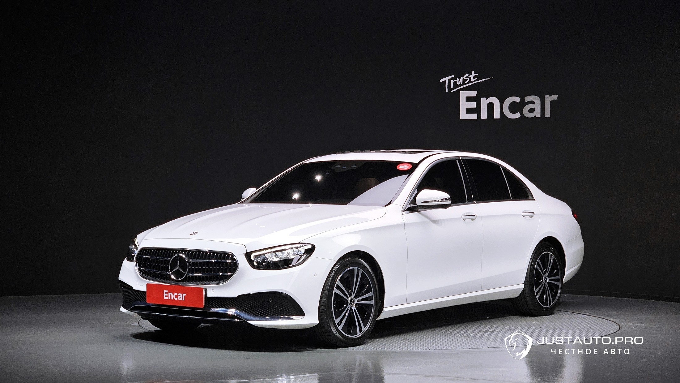 Автомобиль Mercedes-Benz E-Class