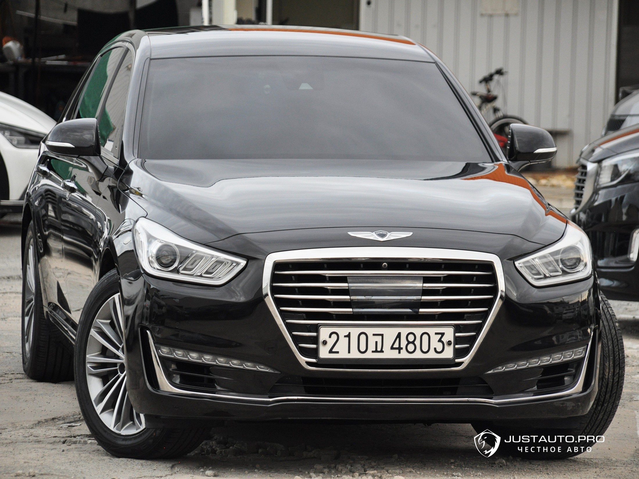 Автомобиль Genesis EQ900