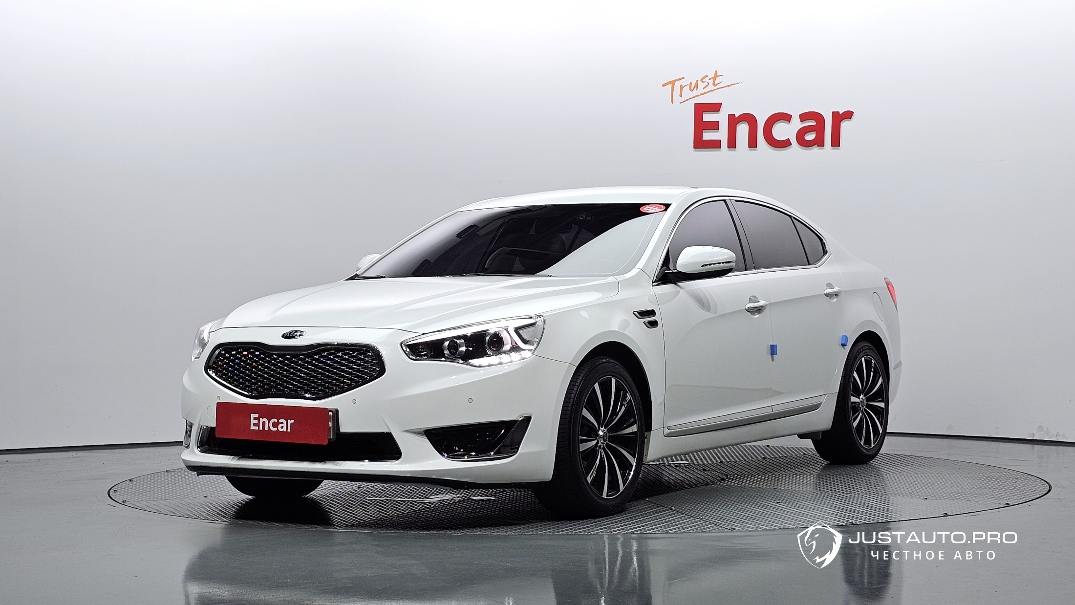 Автомобиль Kia K7