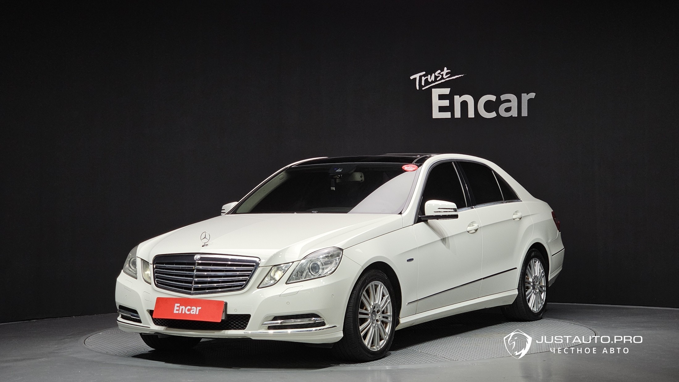 Автомобиль Mercedes-Benz E-Class