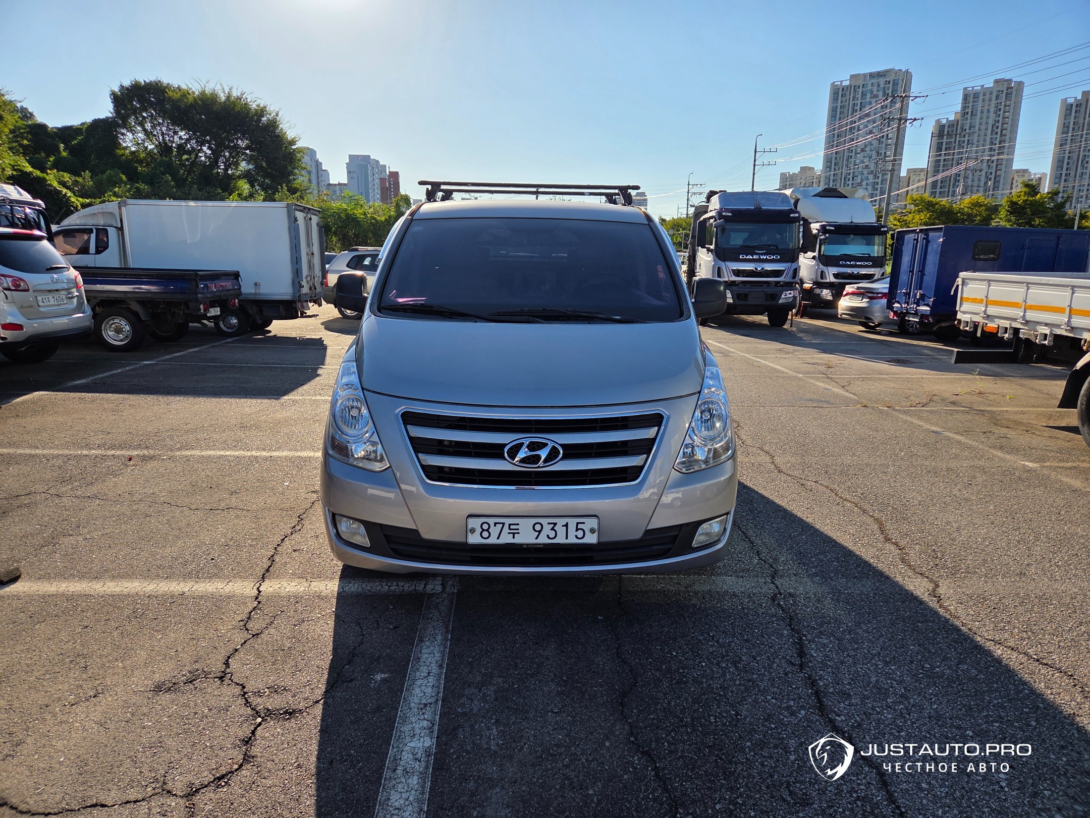 Автомобиль Hyundai Starex