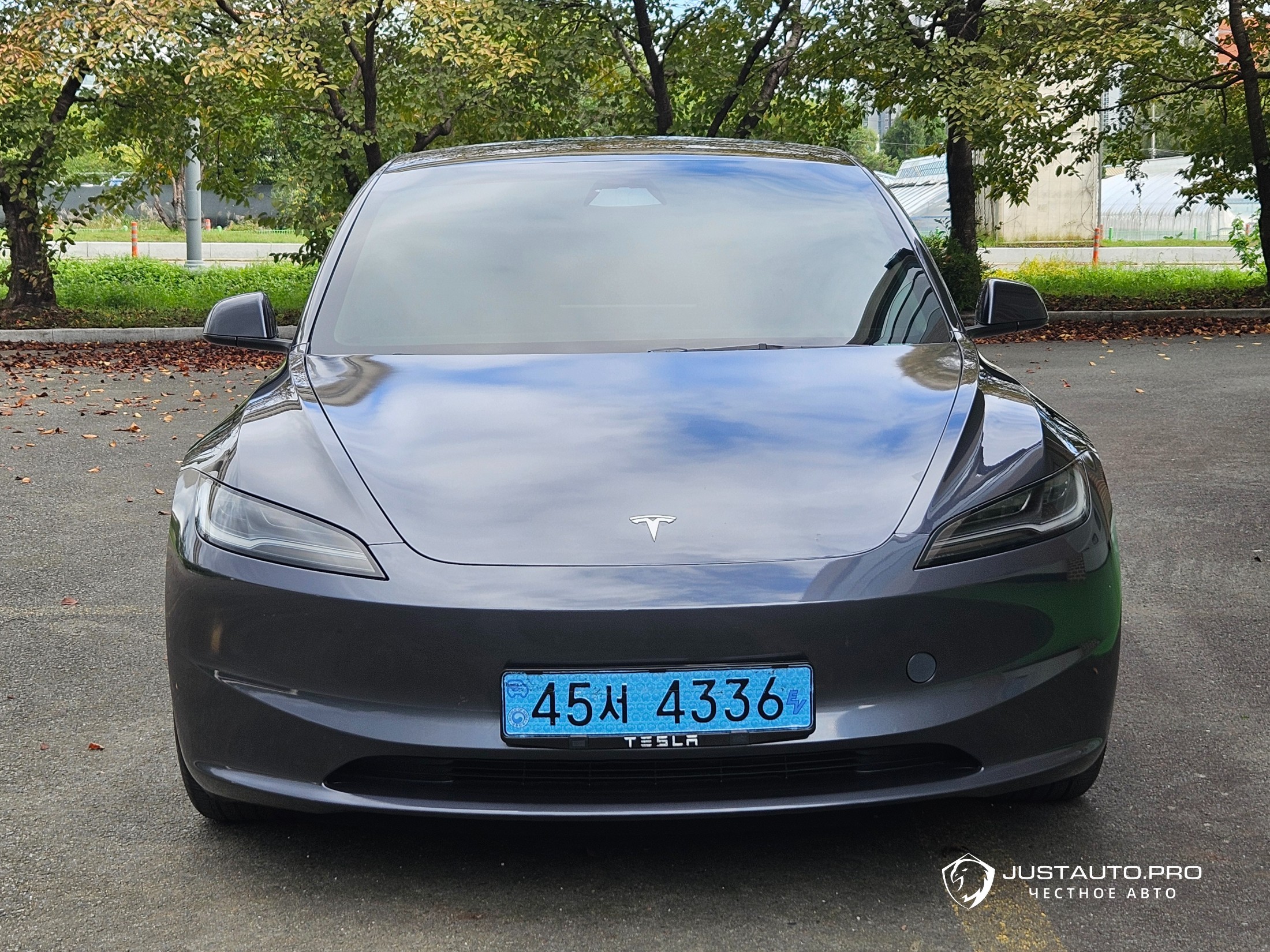 Автомобиль Tesla Model 3