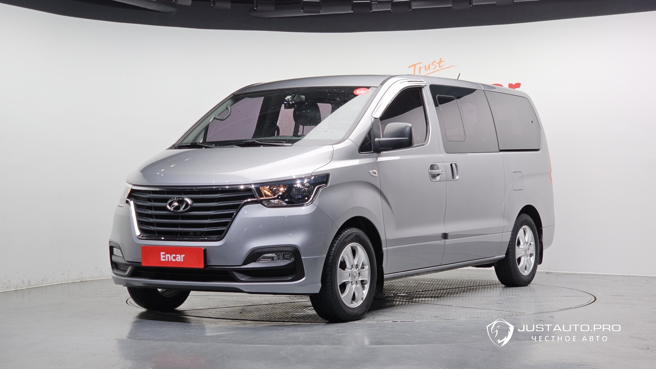 Автомобиль Hyundai Starex