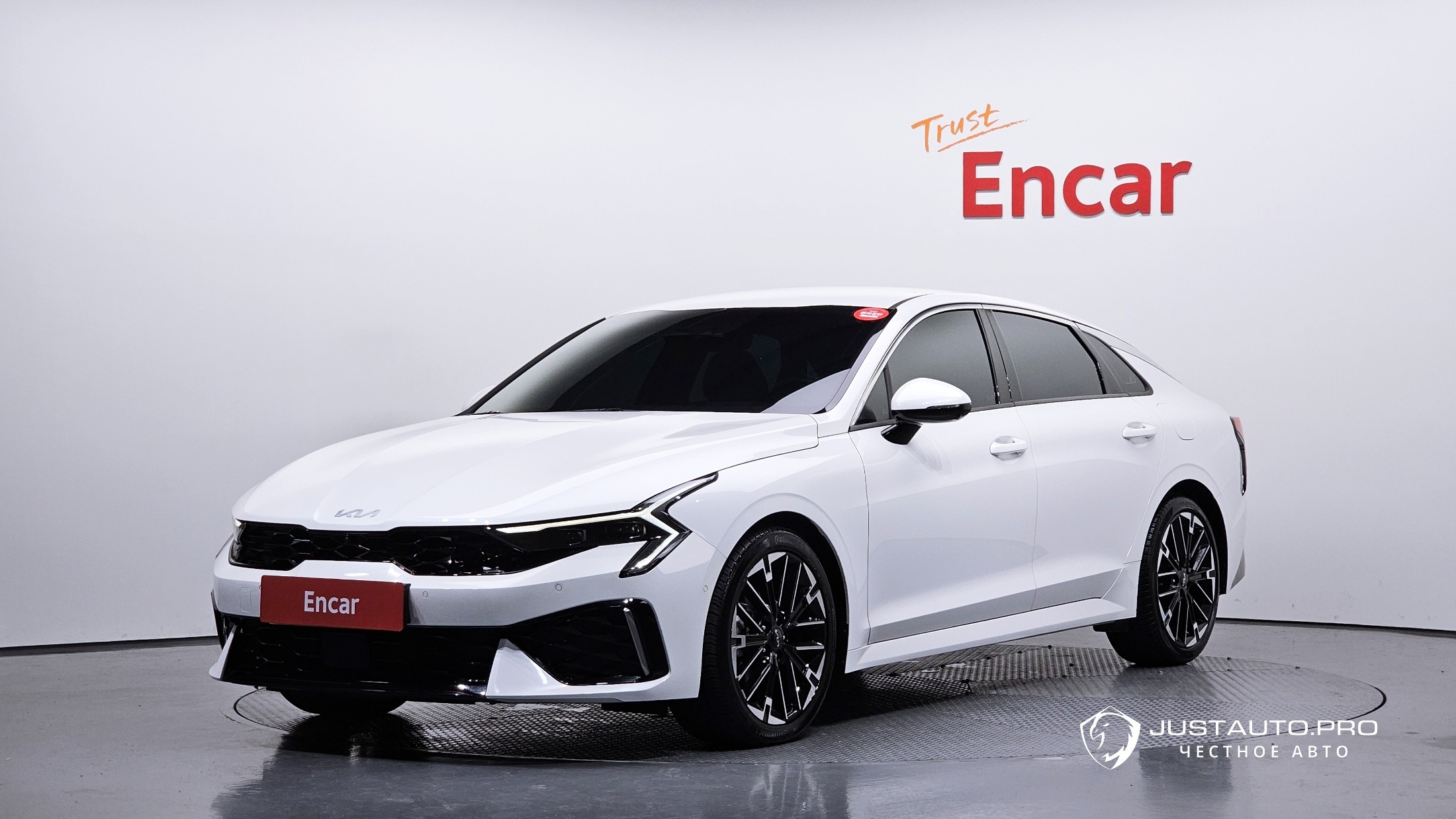 Автомобиль Kia K5