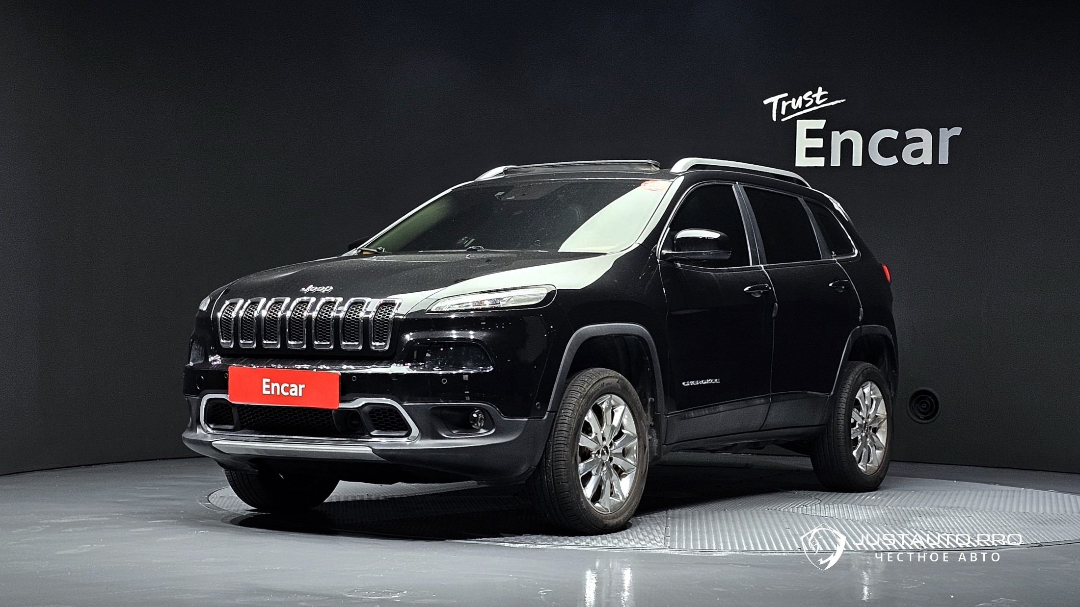 Автомобиль Jeep Cherokee