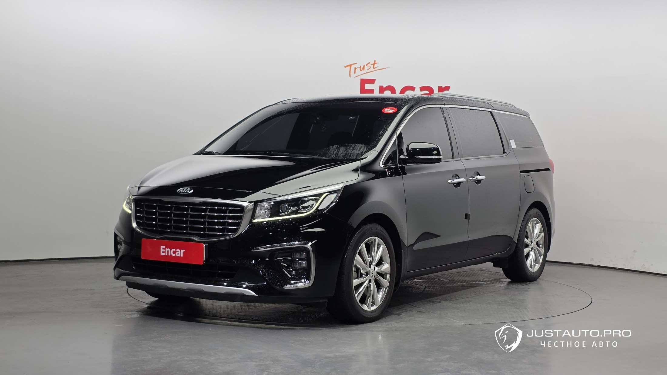 Автомобиль Kia Canival