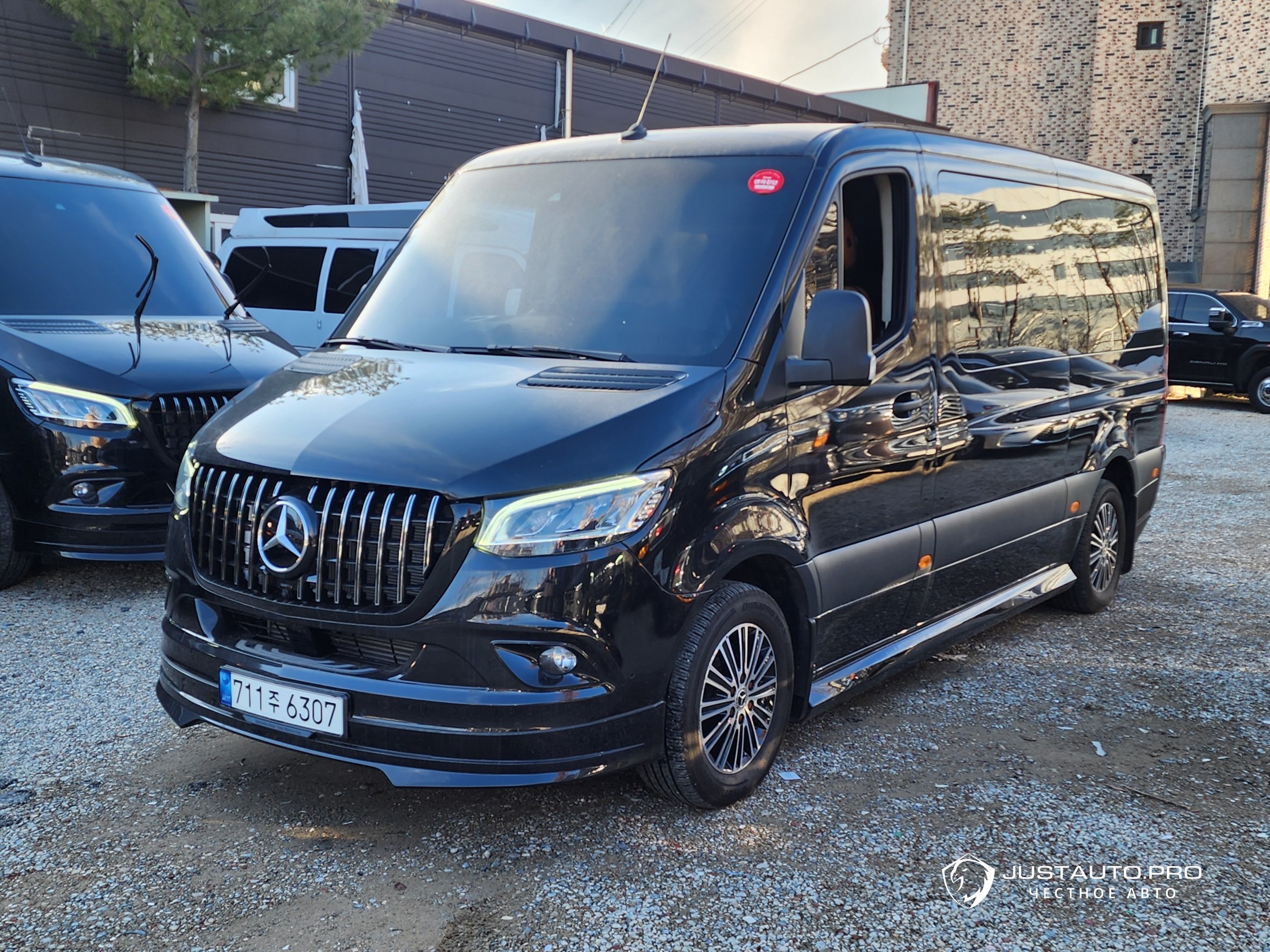 Автомобиль Mercedes-Benz Sprinter