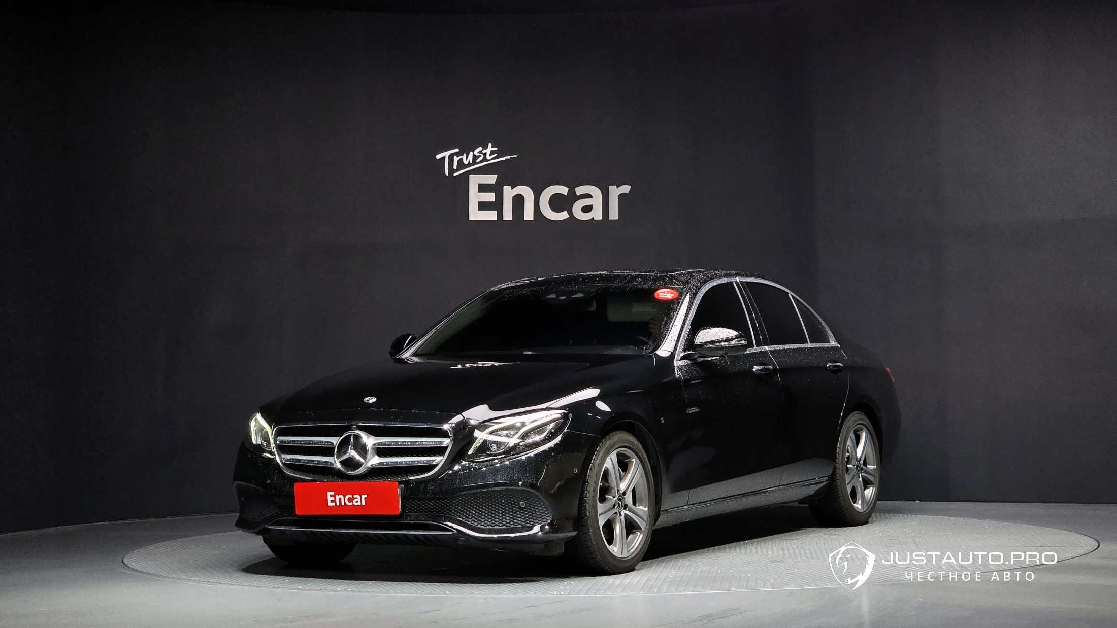 Автомобиль Mercedes-Benz E-Class