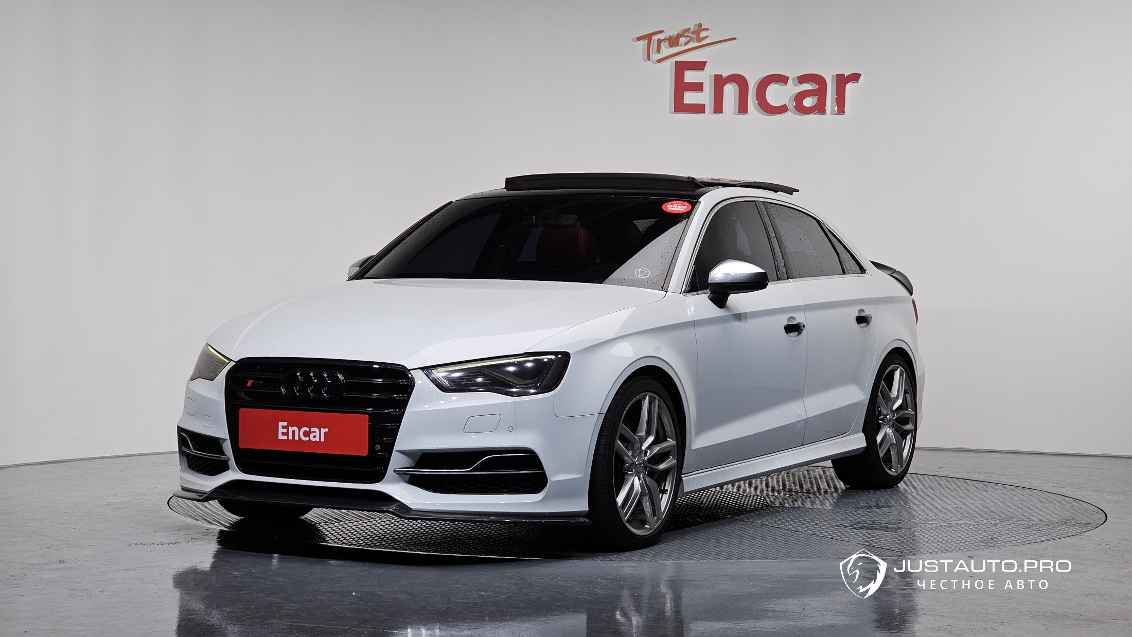 Автомобиль Audi S3