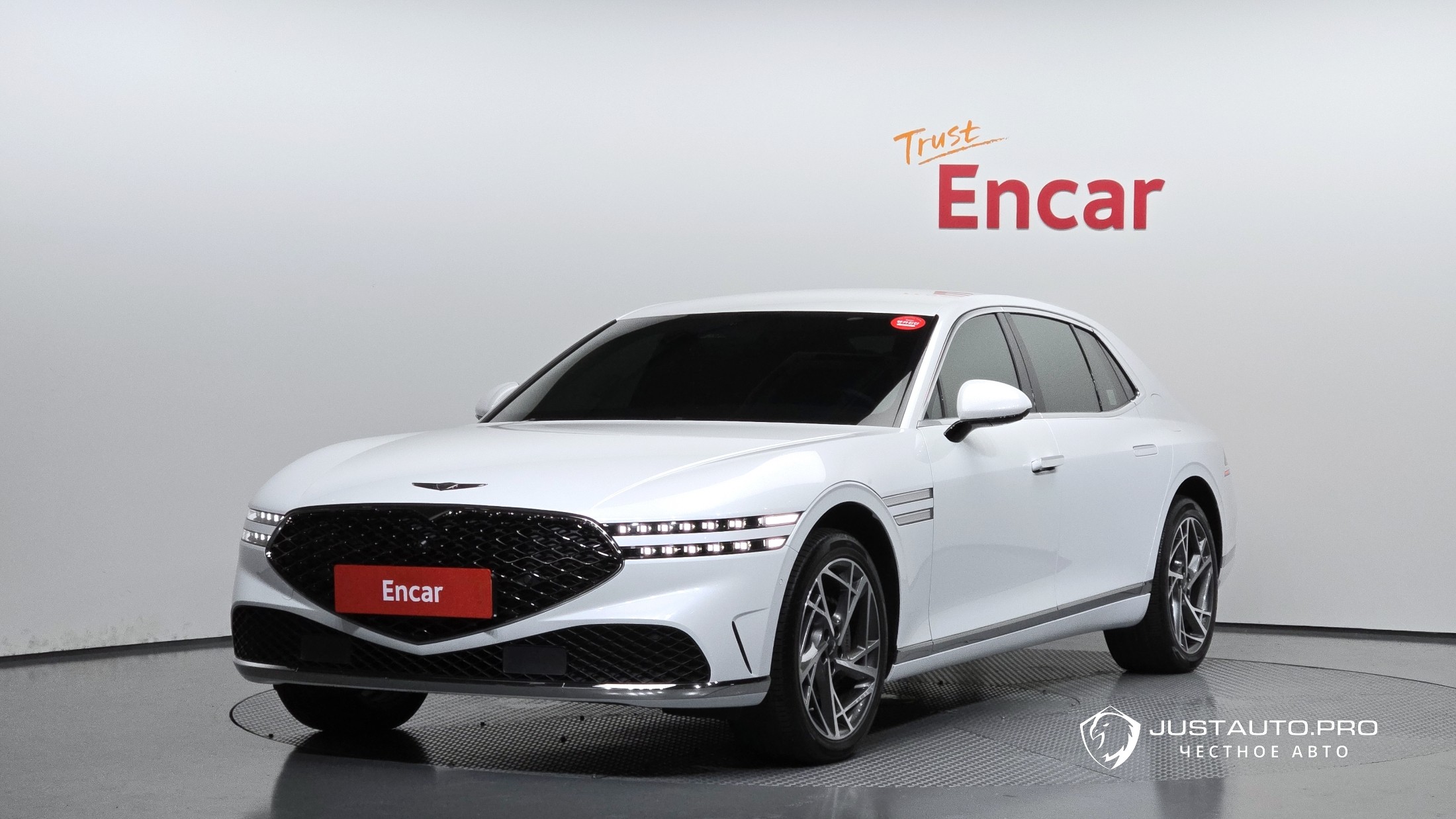 Автомобиль Genesis G90