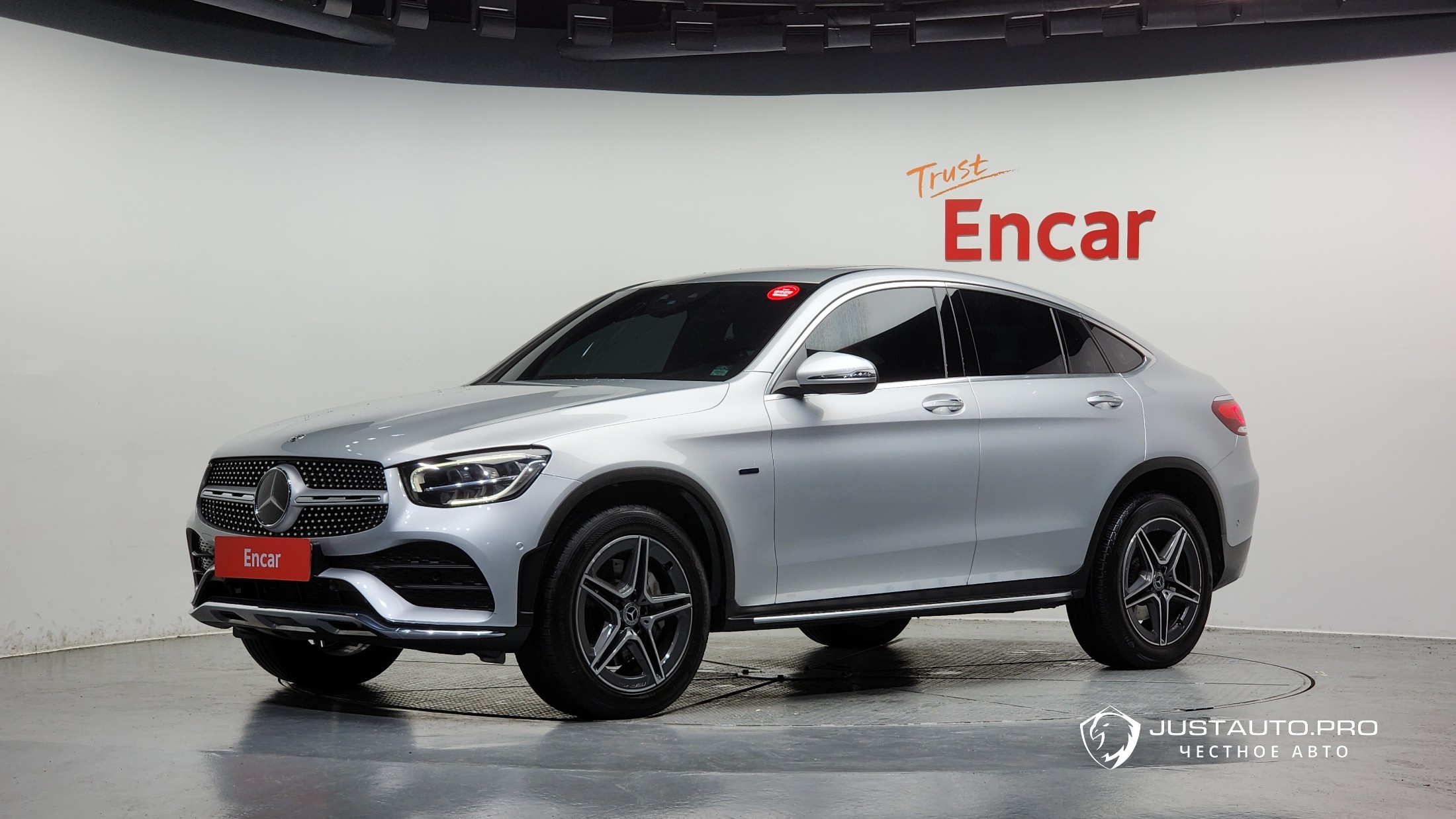 Автомобиль Mercedes-Benz GLC-Class