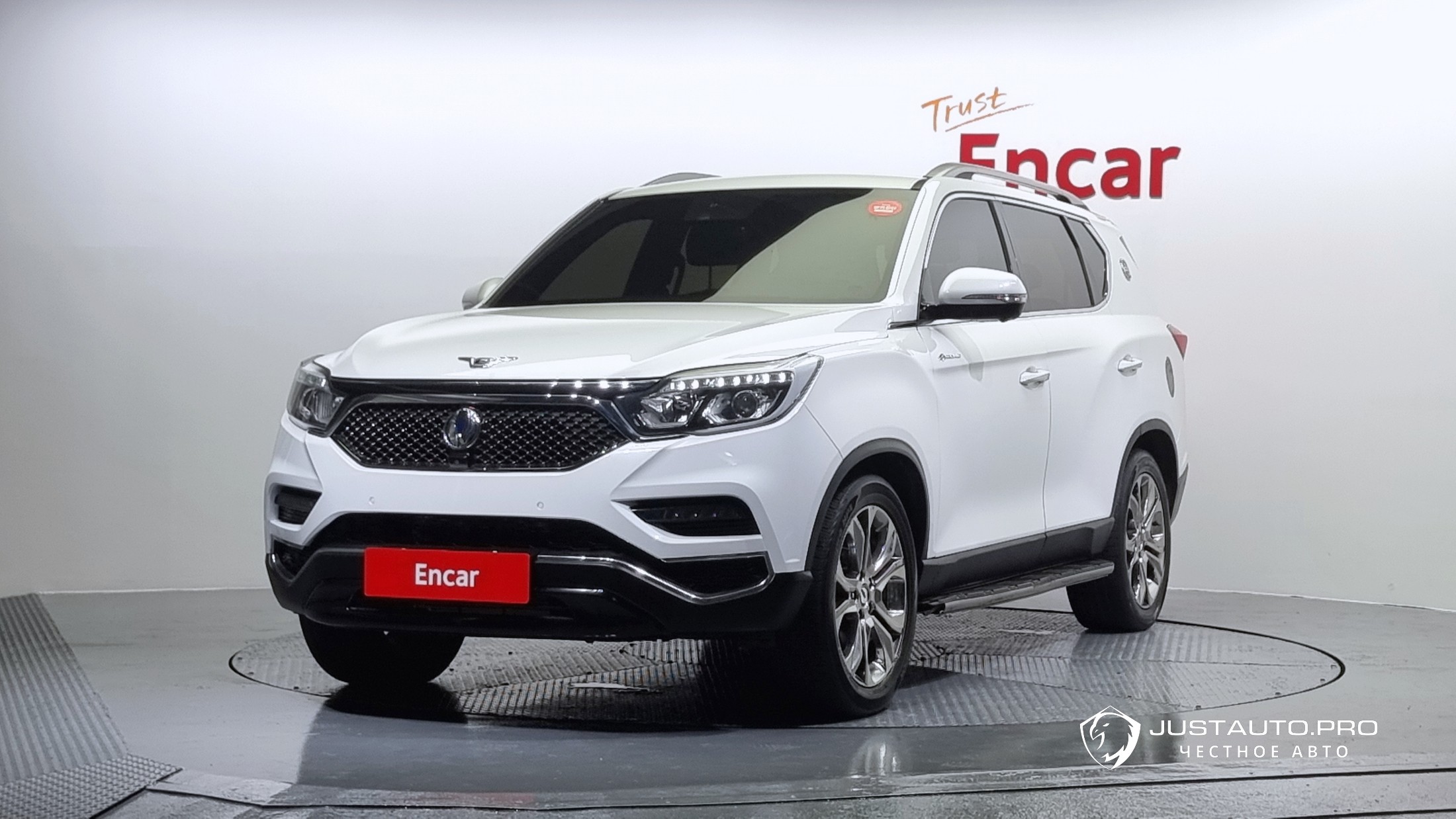 Автомобиль KG_Mobility_Ssangyong Rexton
