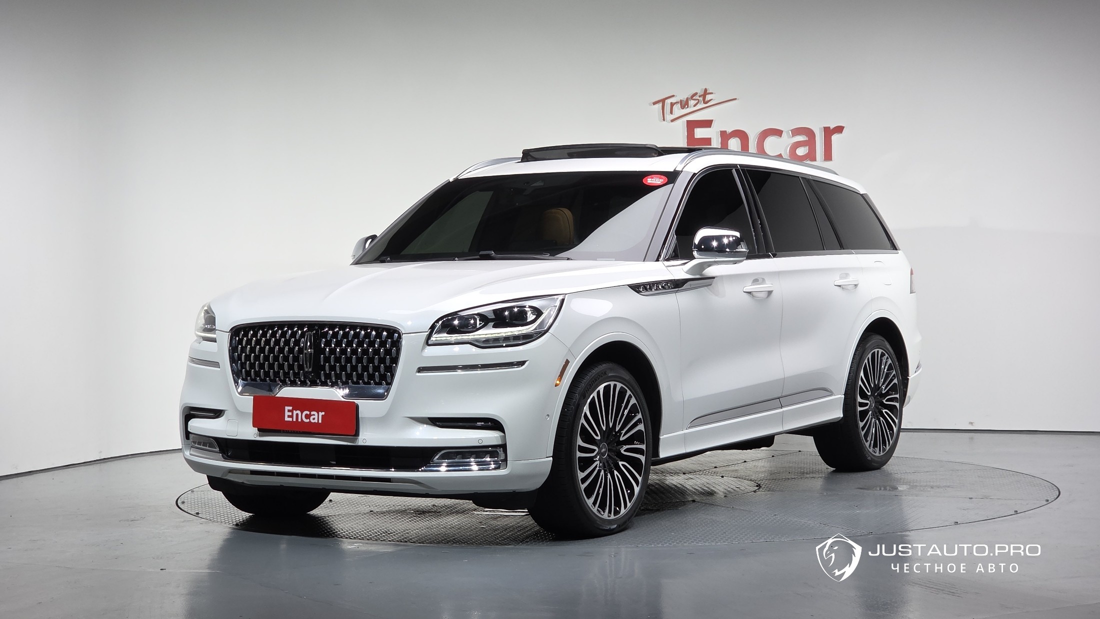 Автомобиль Lincoln Aviator