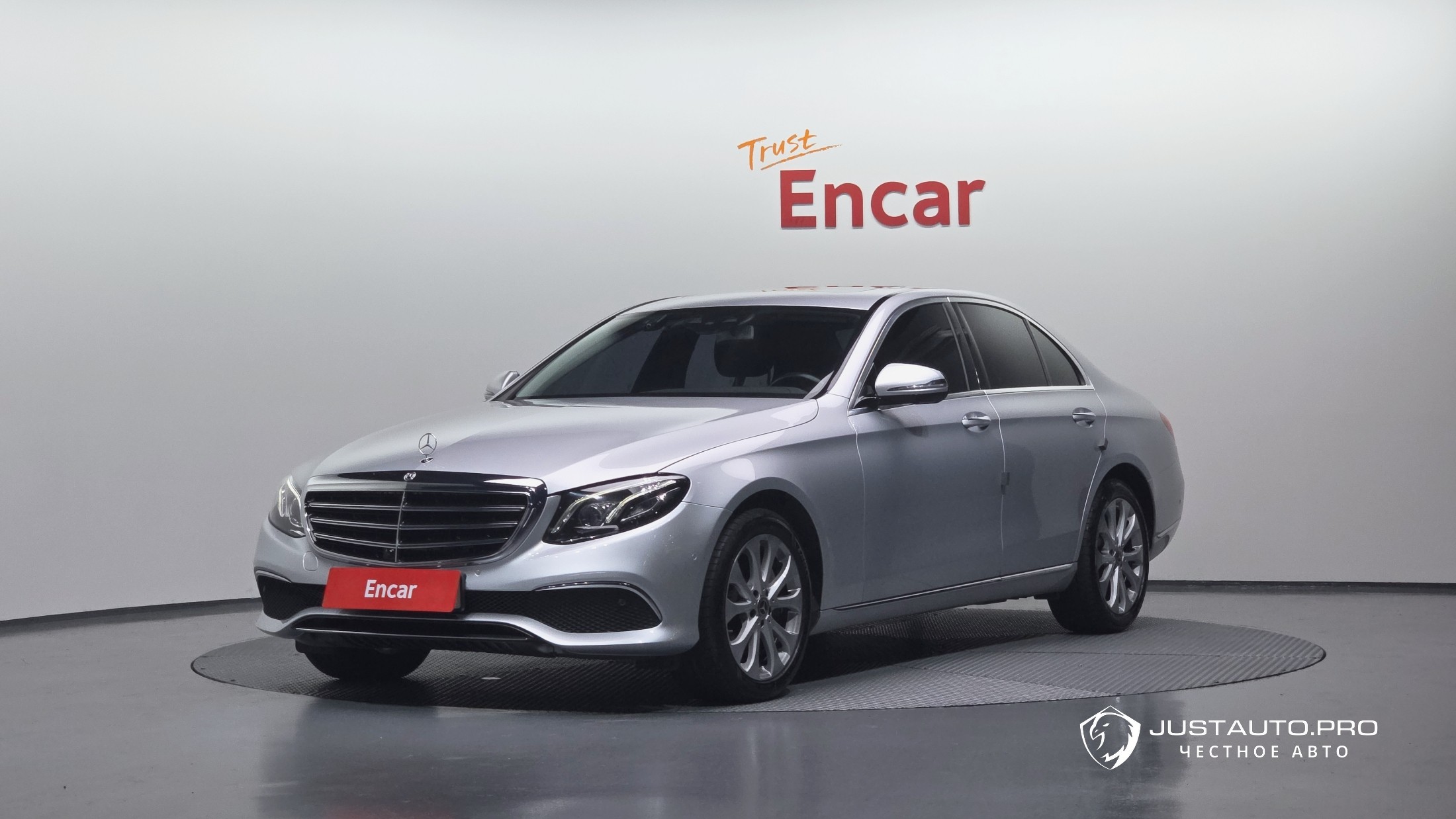 Автомобиль Mercedes-Benz E-Class