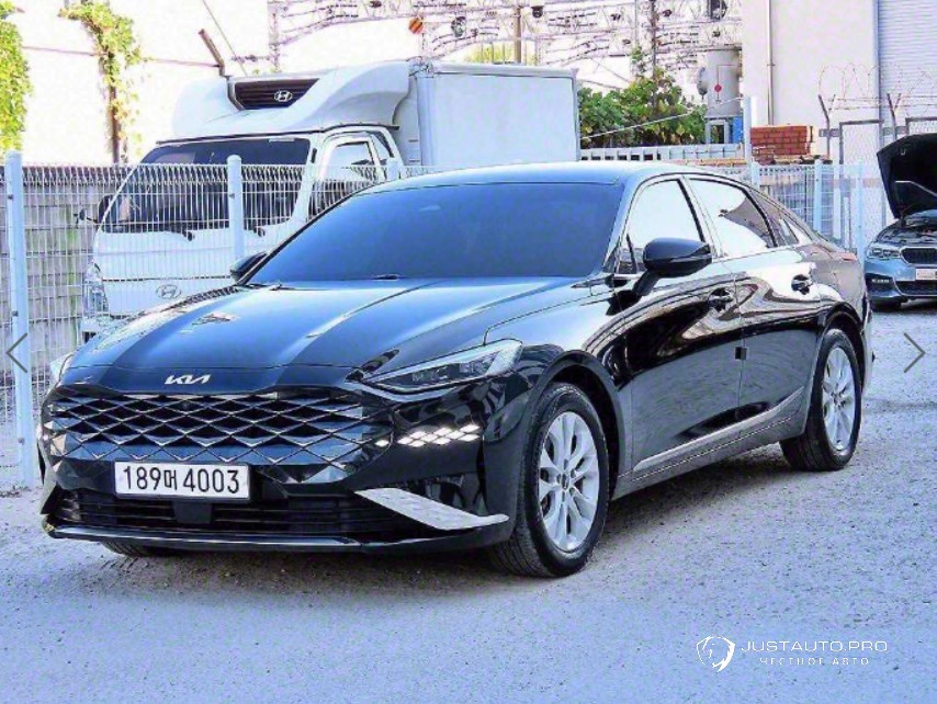 Автомобиль Kia K8