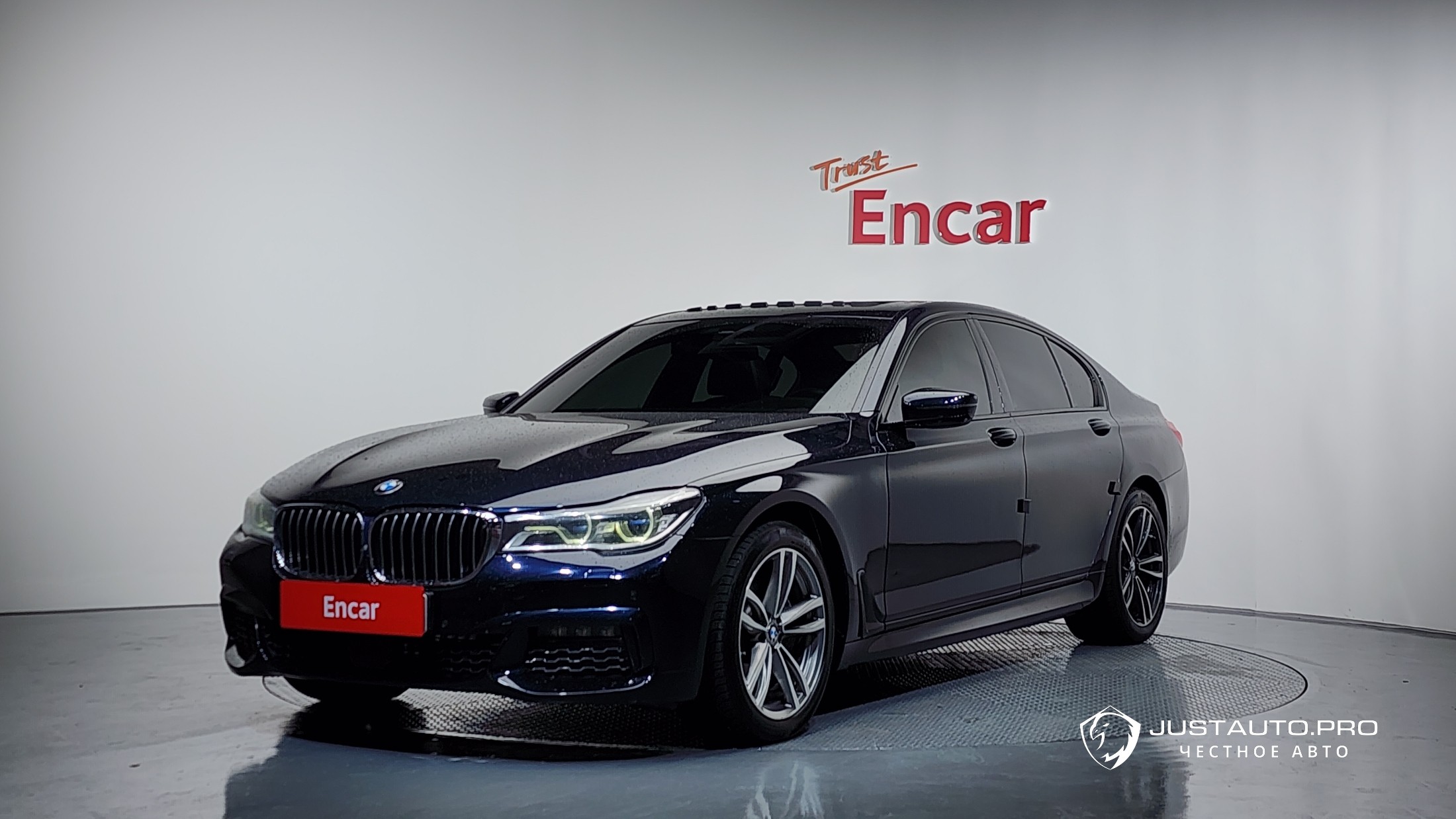 Автомобиль BMW 7-Series