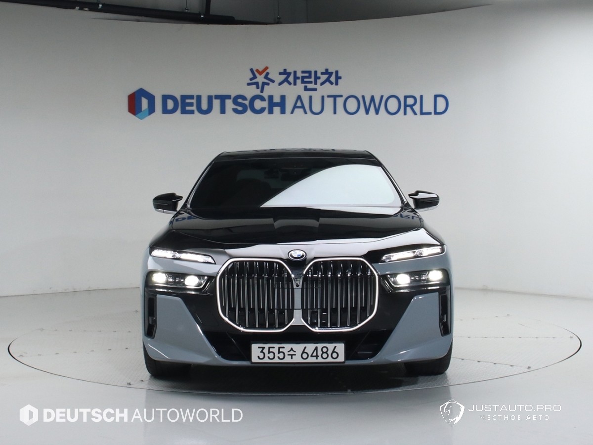 Автомобиль BMW 7-Series