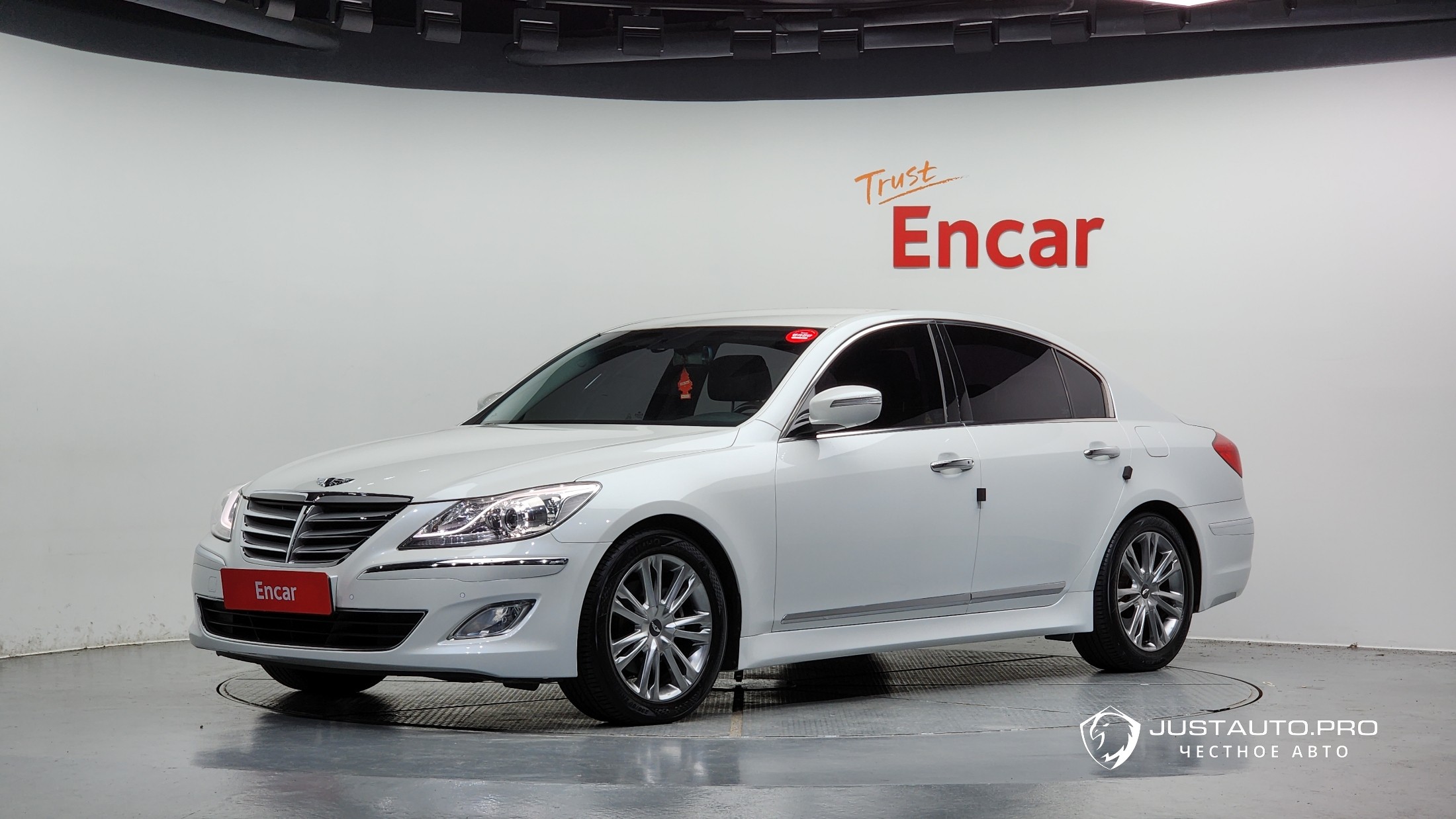 Автомобиль Hyundai Genesis