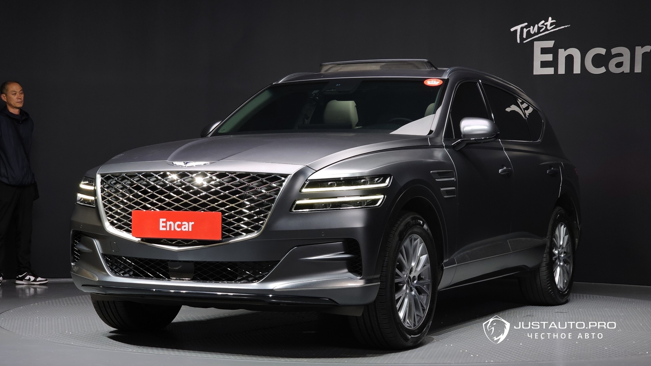 Автомобиль Genesis GV80