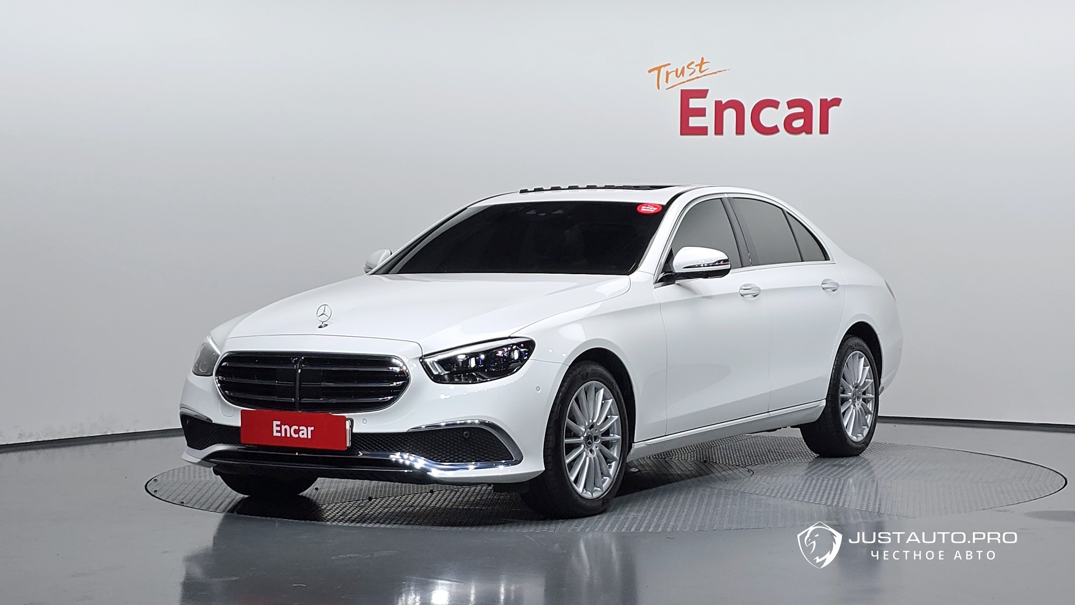 Автомобиль Mercedes-Benz E-Class