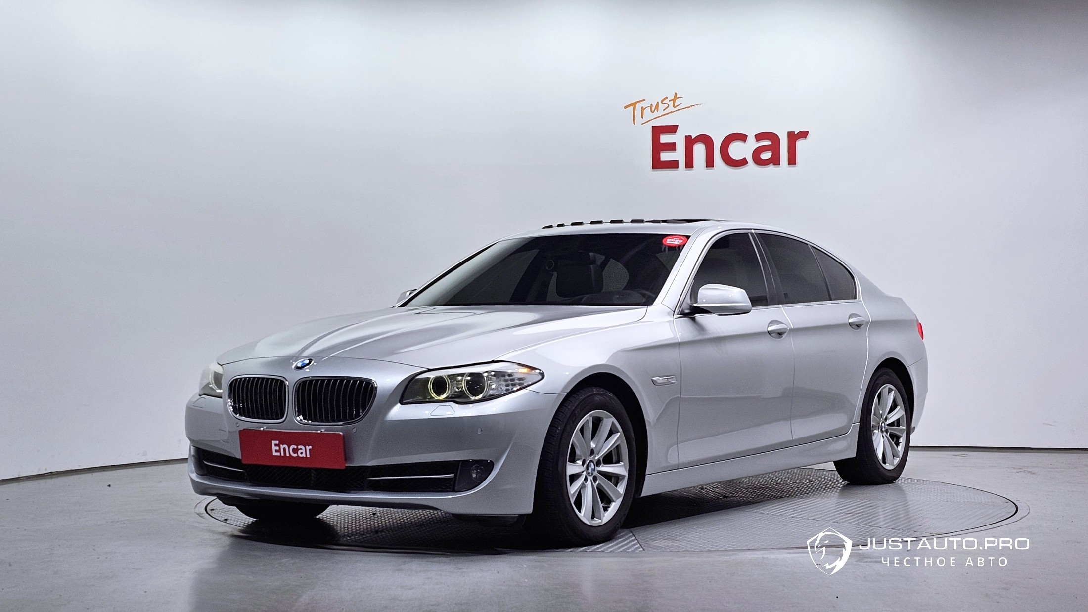 Автомобиль BMW 5-Series