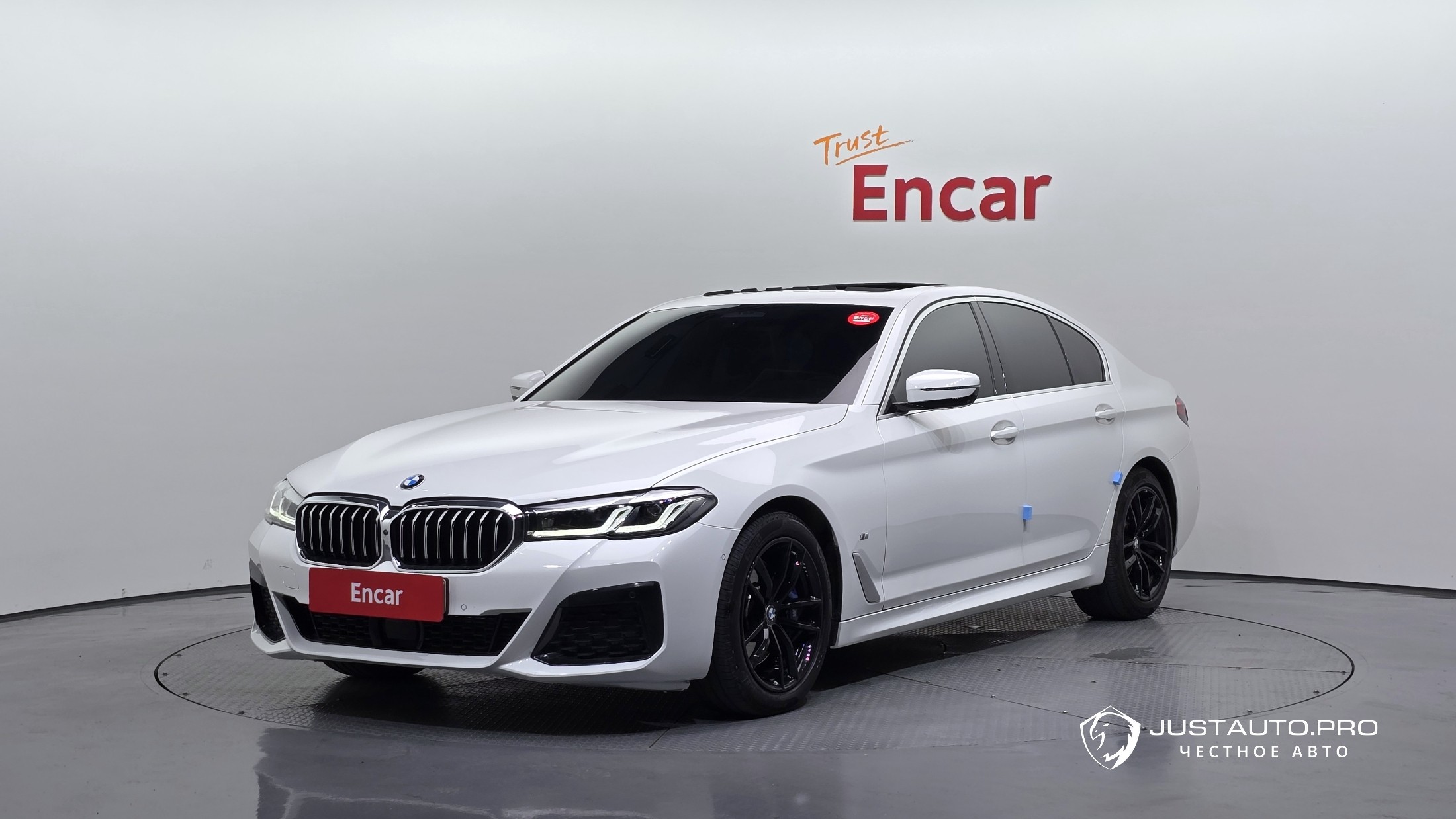 Автомобиль BMW 5-Series