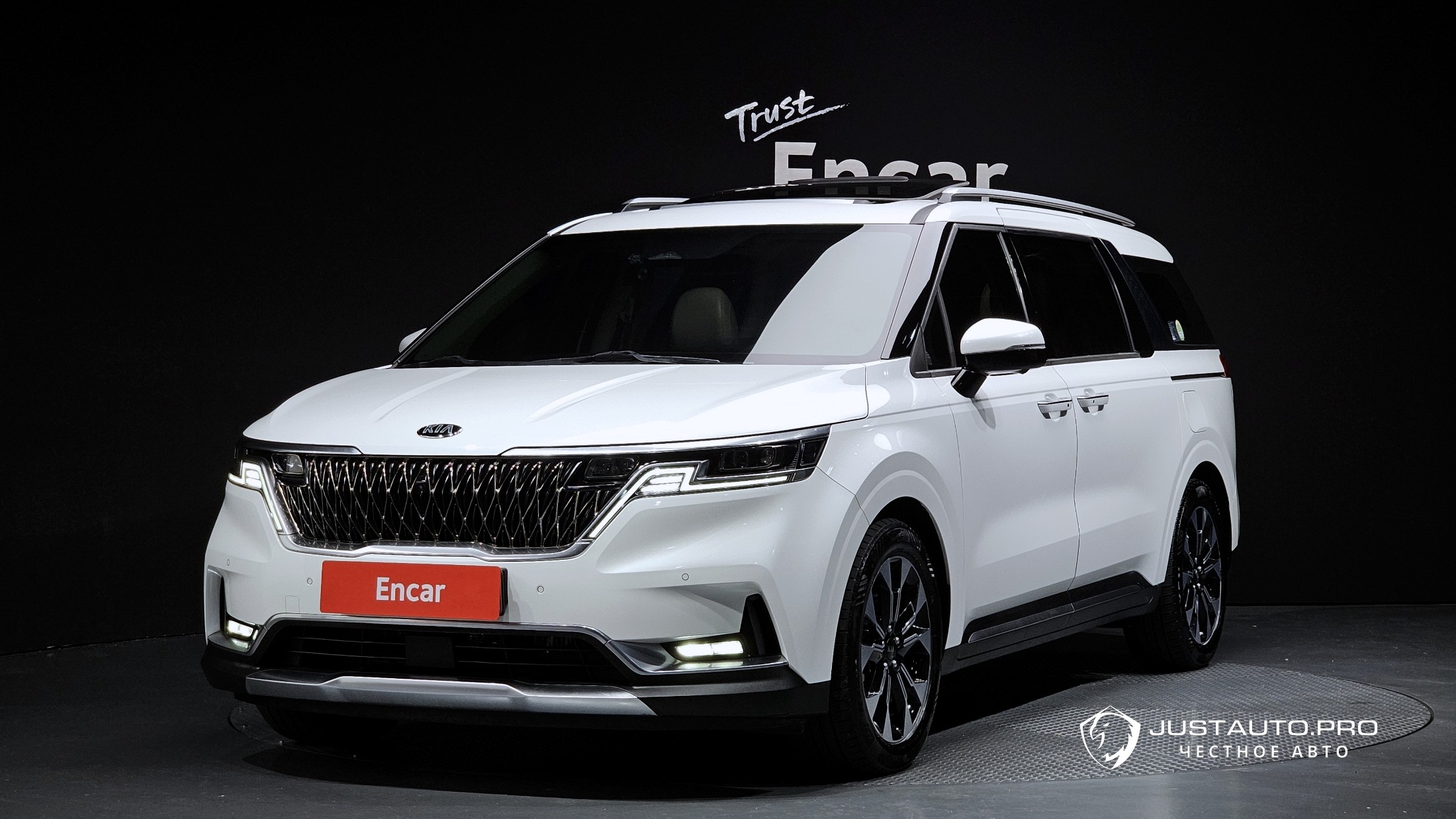 Автомобиль Kia Canival