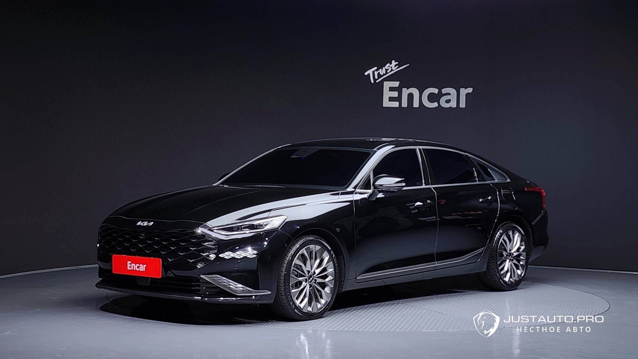 Автомобиль Kia K8