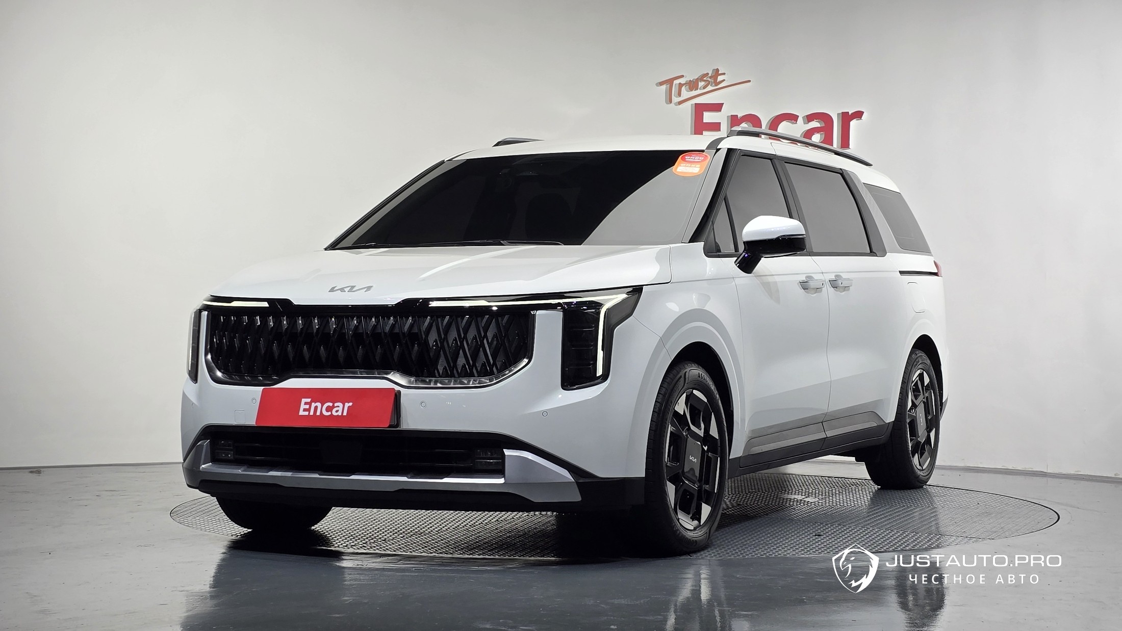 Автомобиль Kia Canival