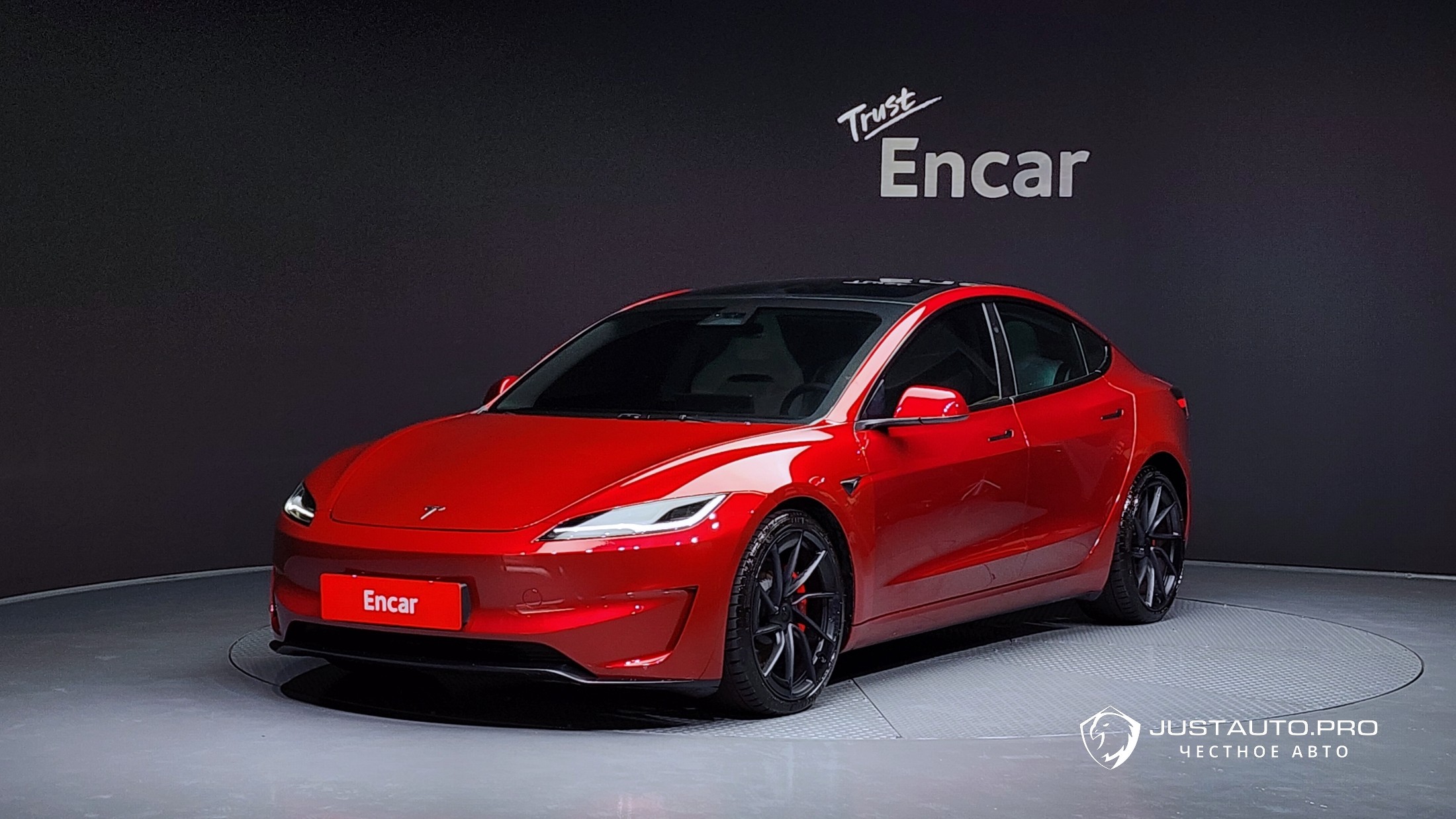 Автомобиль Tesla Model 3