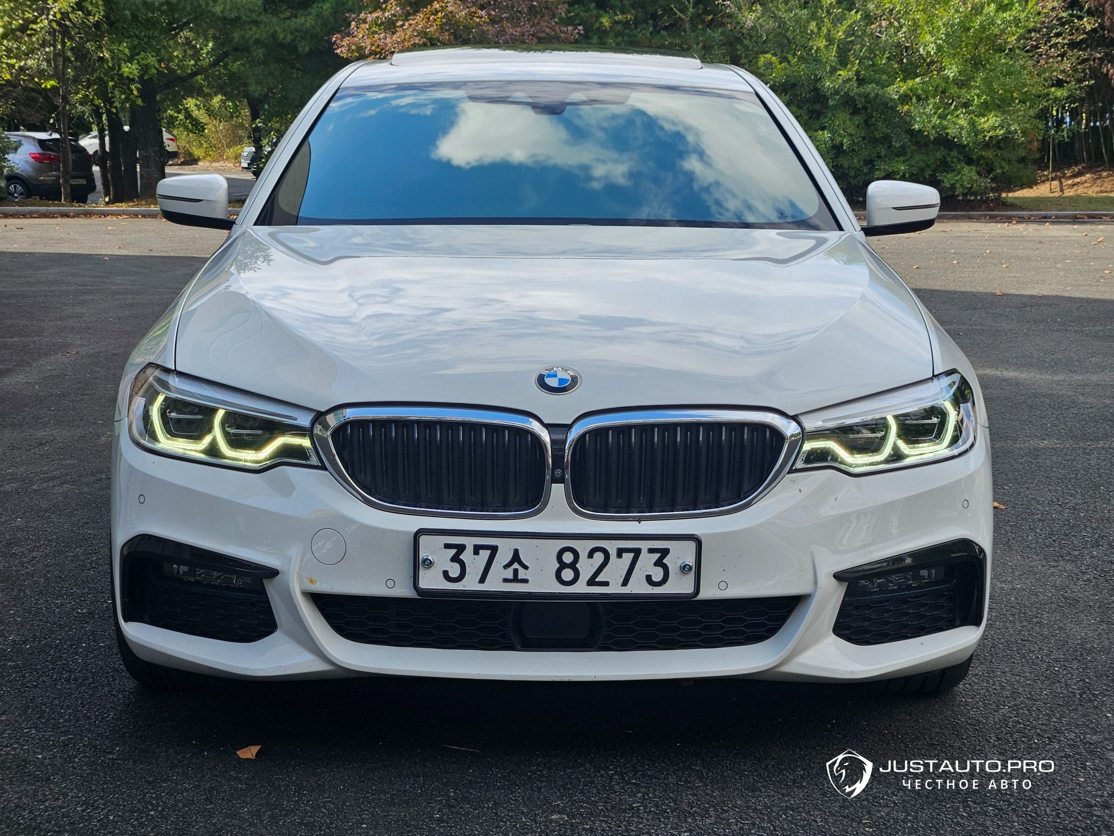 Автомобиль BMW 5-Series