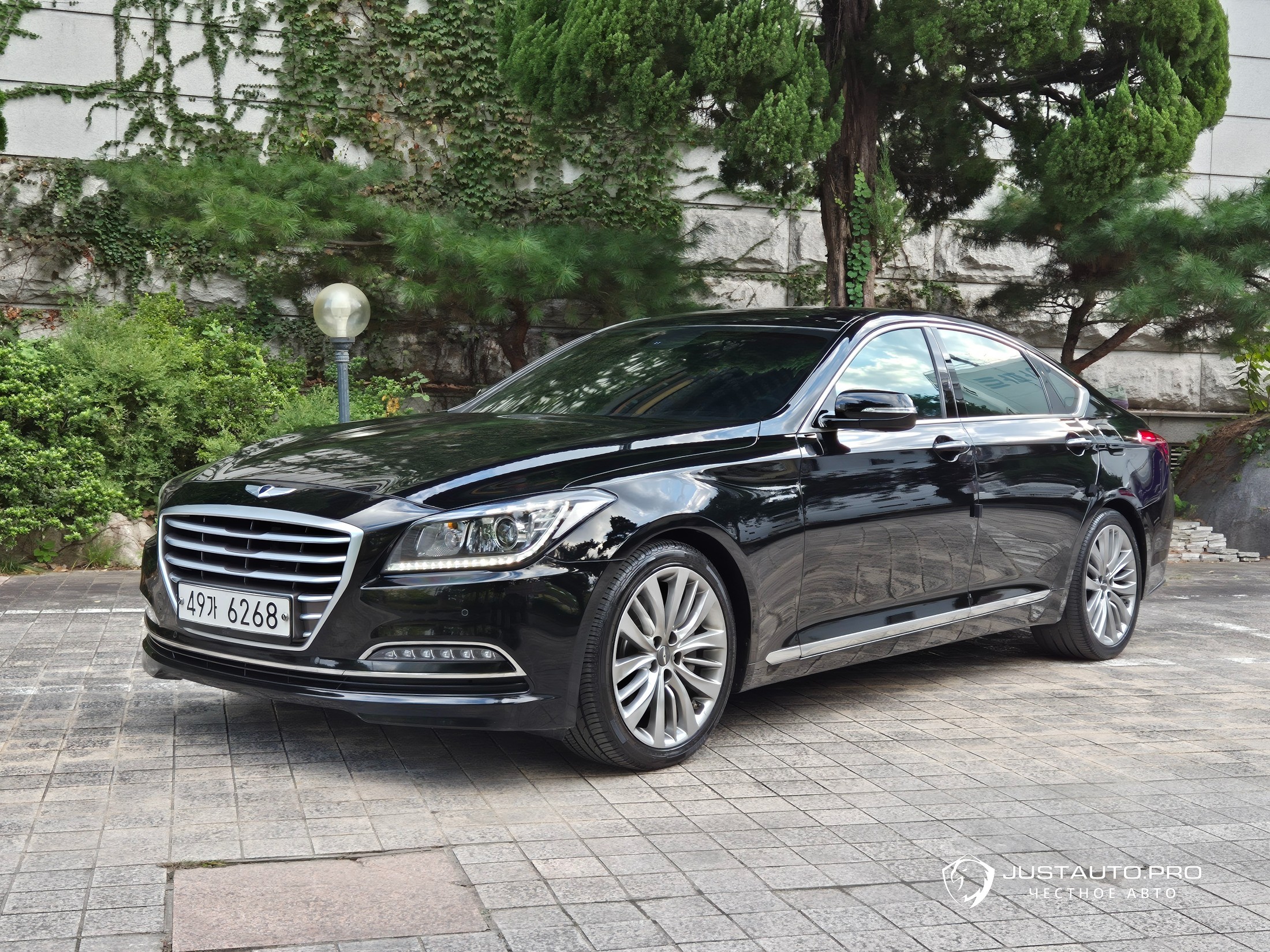 Автомобиль Hyundai Genesis