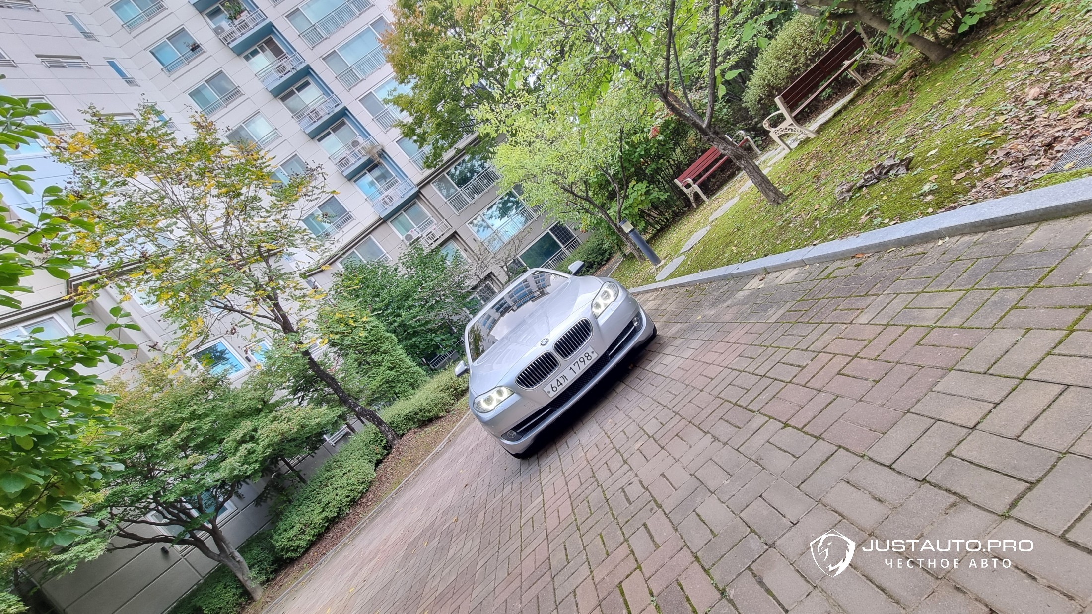 Автомобиль BMW 5-Series