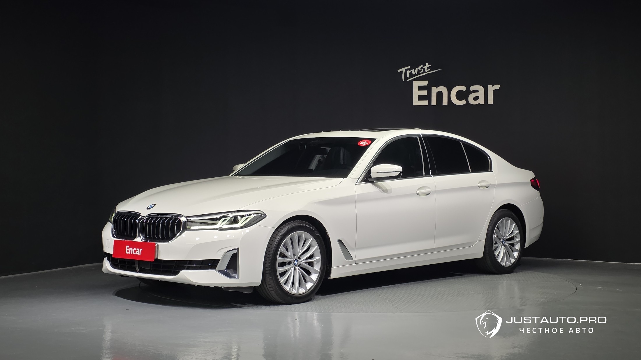 Автомобиль BMW 5-Series