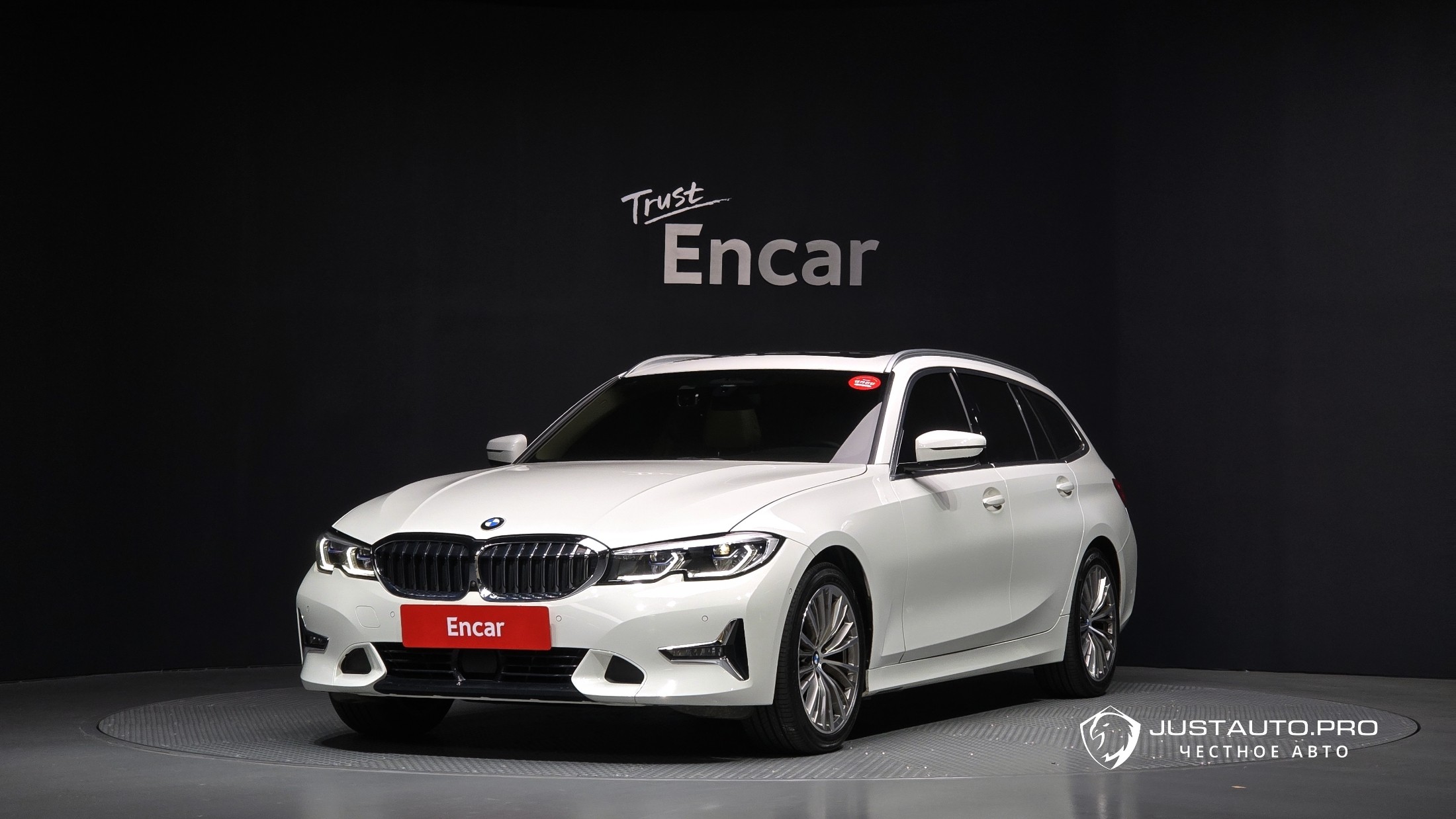 Автомобиль BMW 3-Series