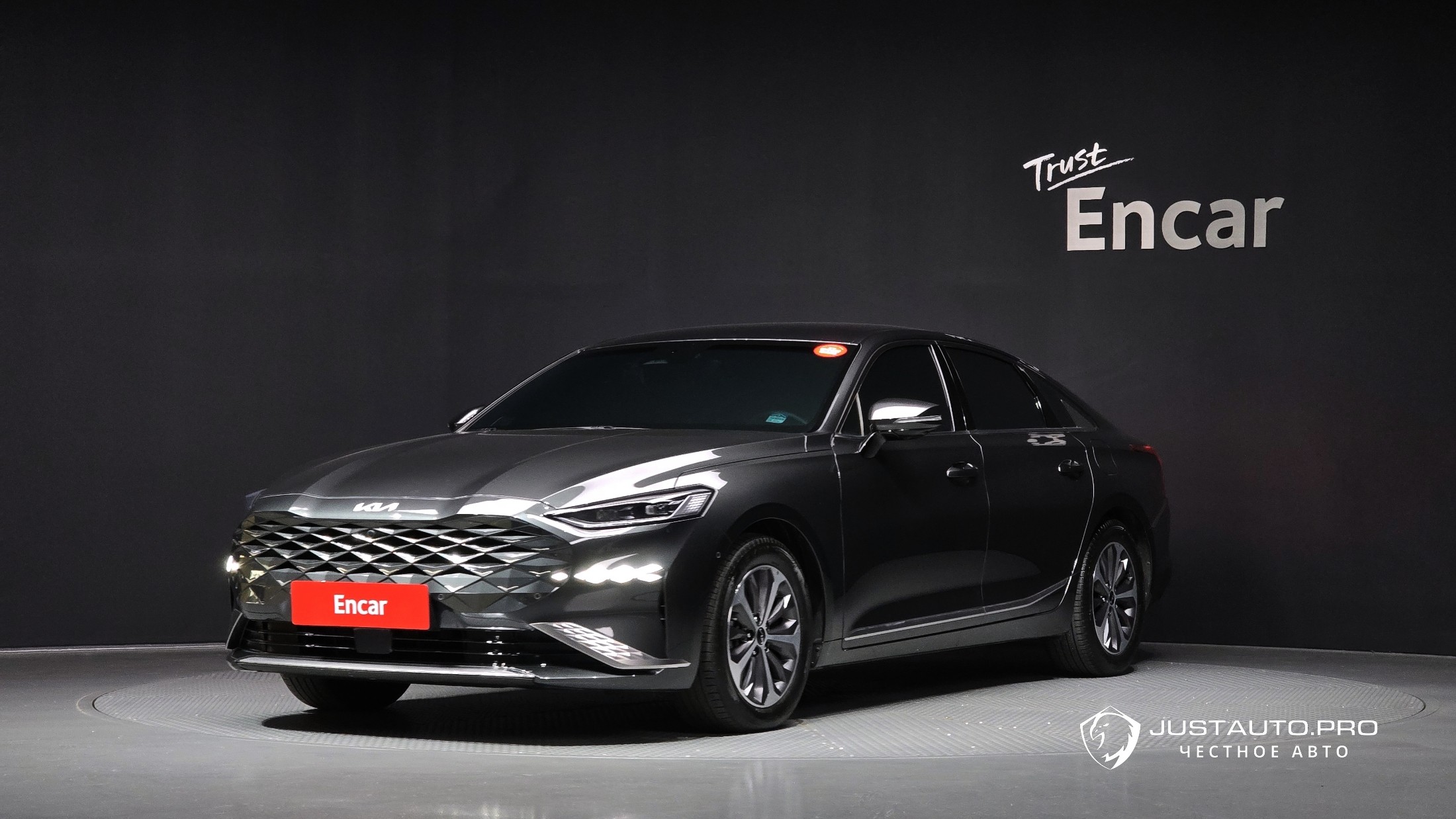 Автомобиль Kia K8