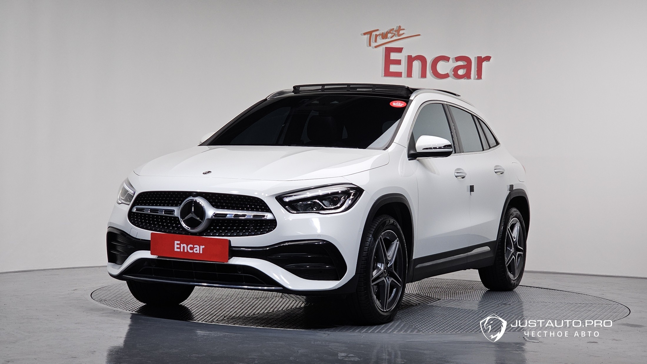Автомобиль Mercedes-Benz GLA-Class