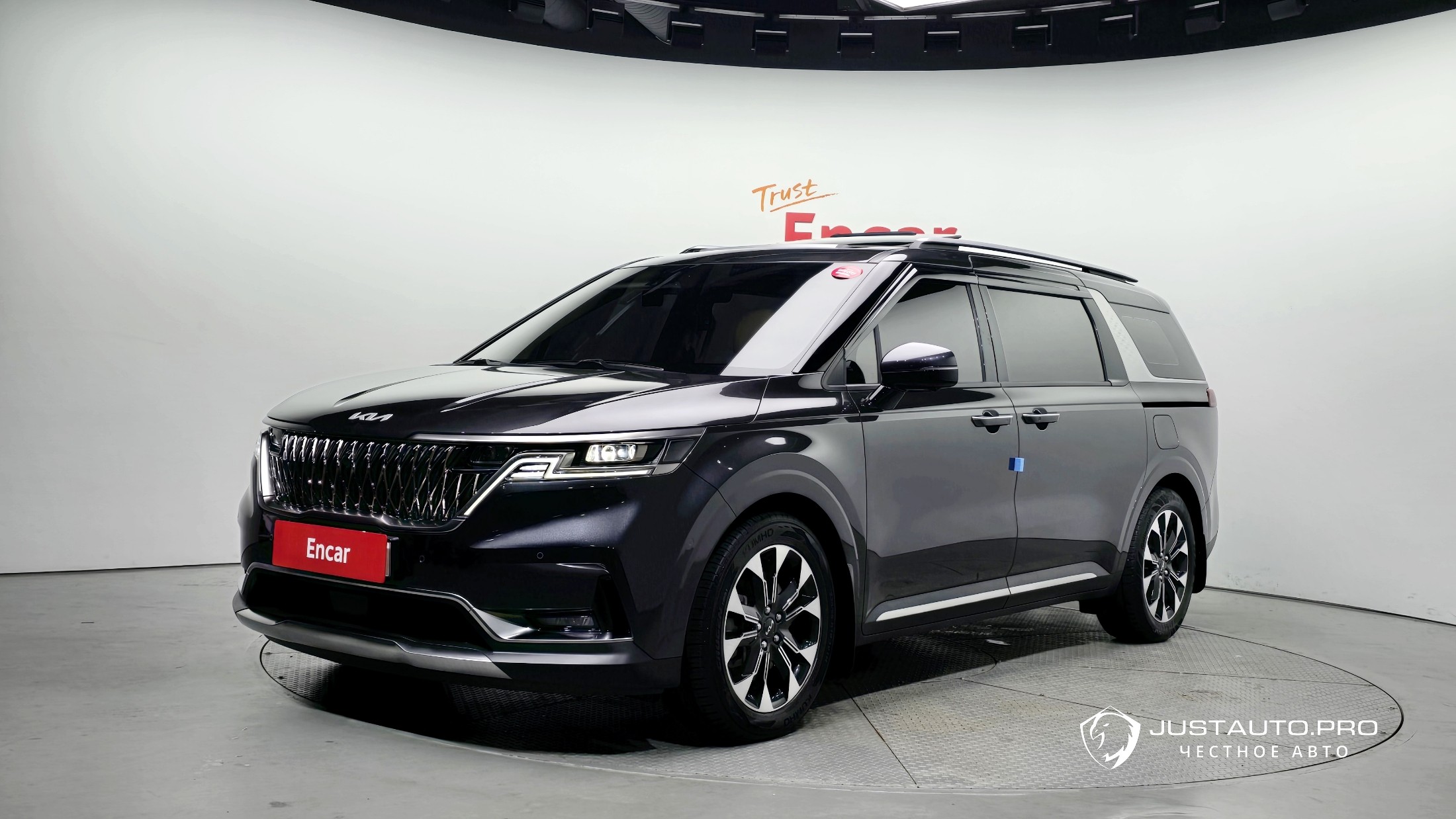 Автомобиль Kia Canival