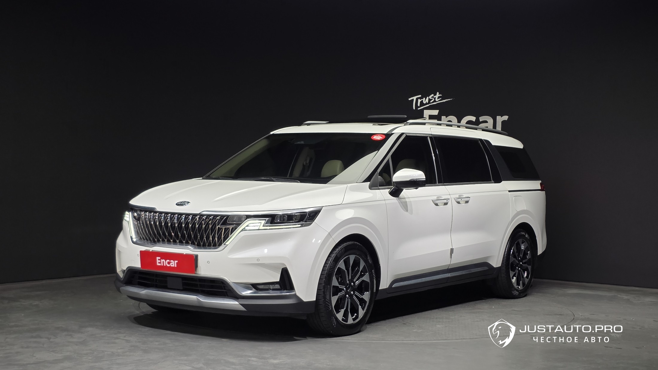 Автомобиль Kia Canival