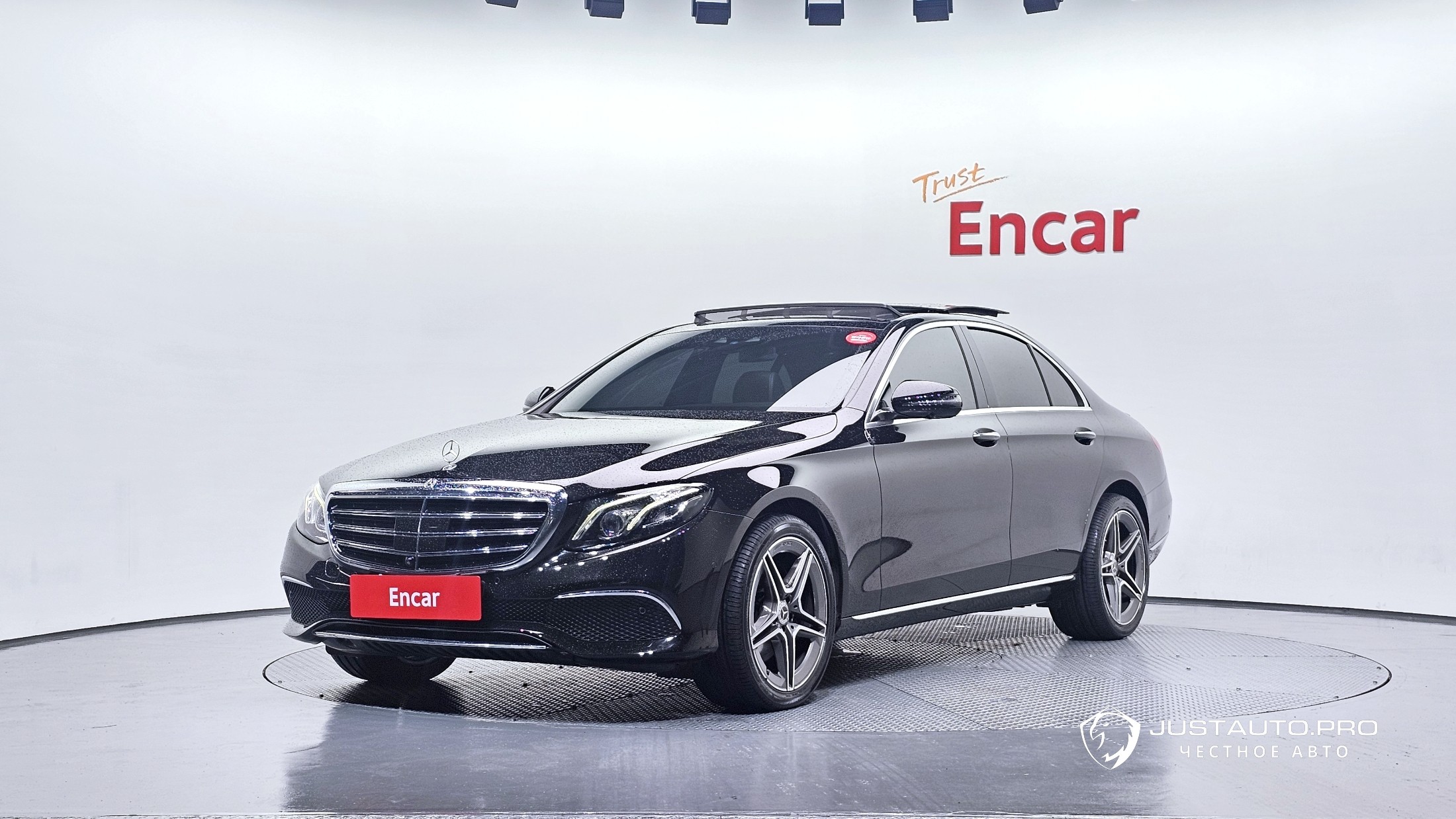 Автомобиль Mercedes-Benz E-Class