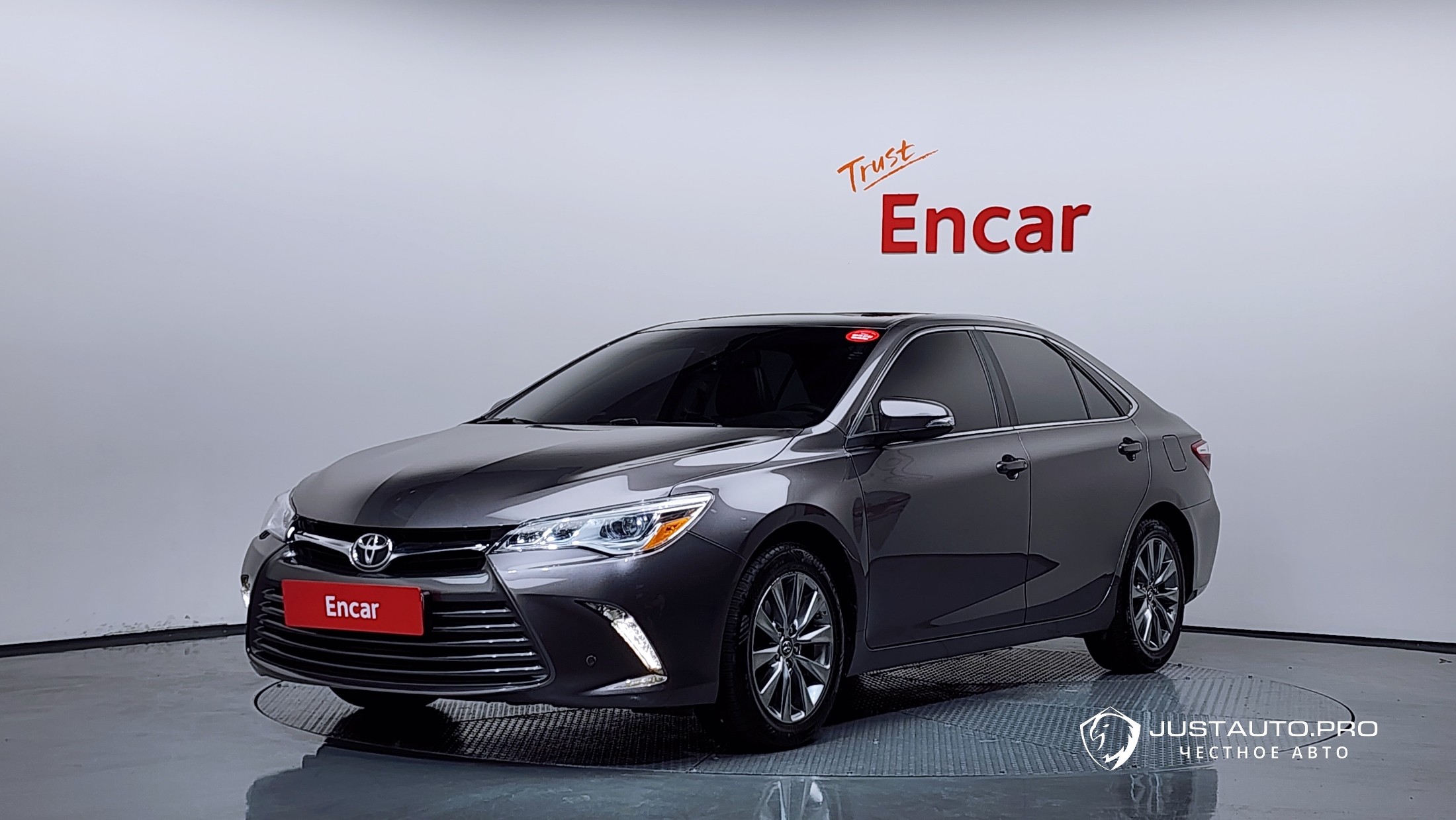 Автомобиль Toyota Camry