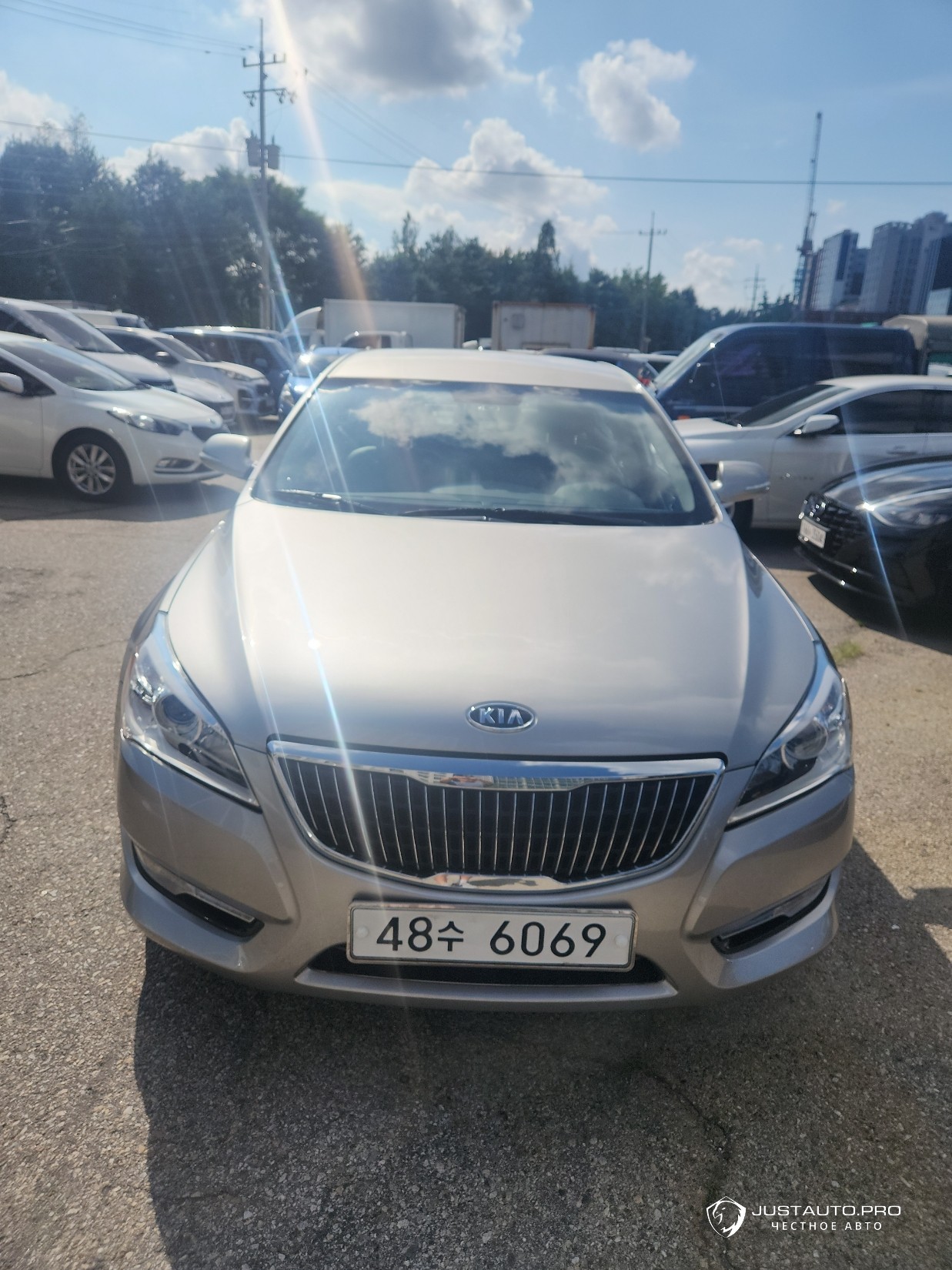 Автомобиль Kia K7