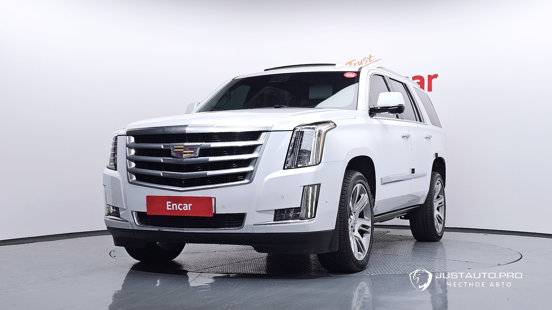 Автомобиль Cadillac Escalade