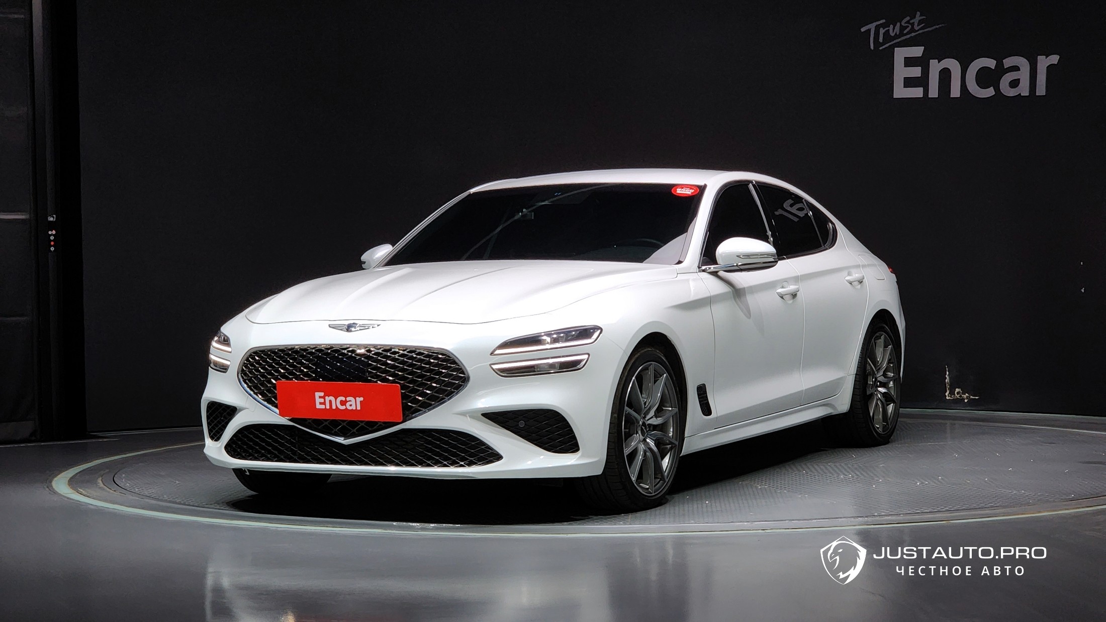 Автомобиль Genesis G70