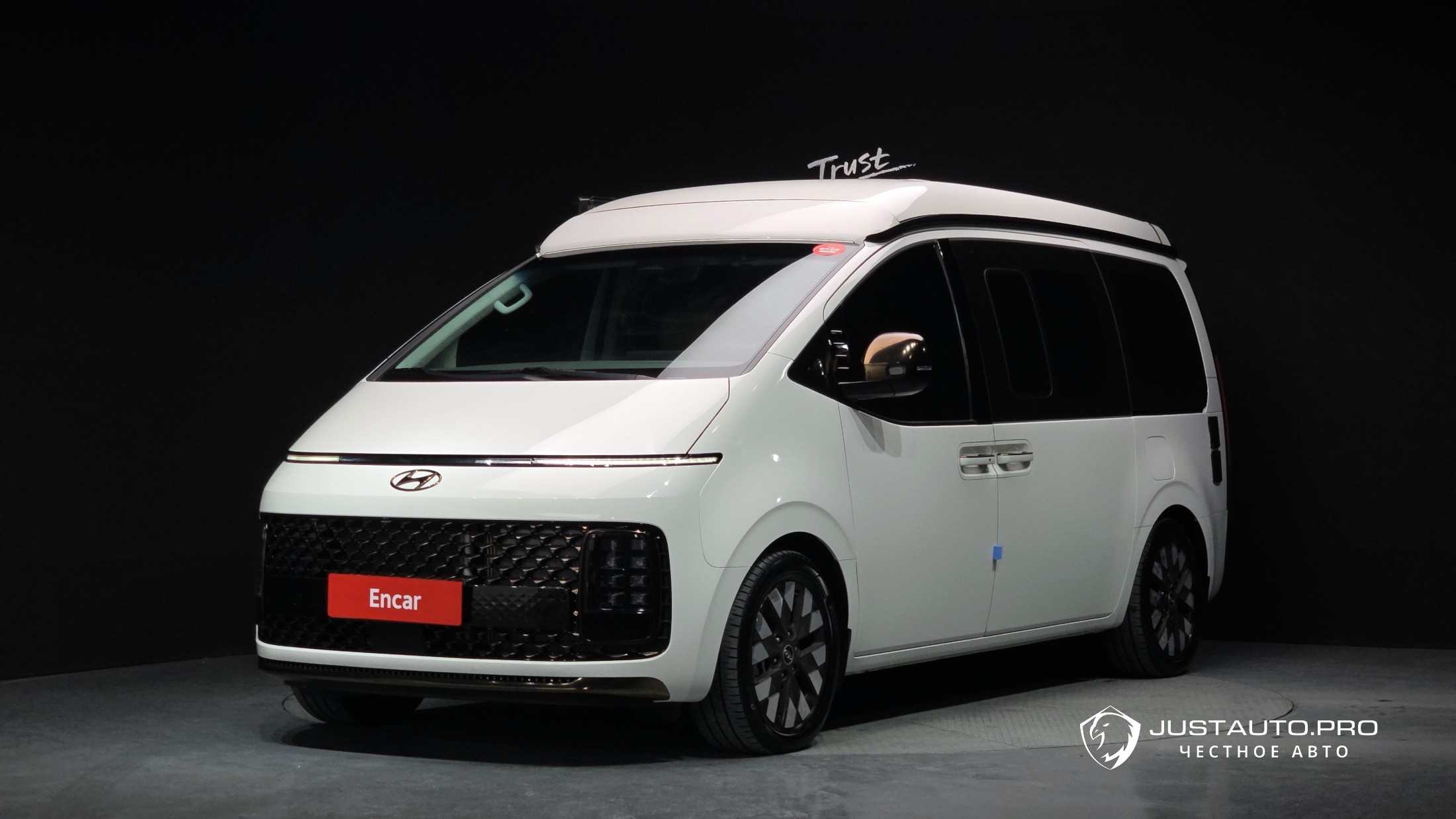 Автомобиль Hyundai Staria