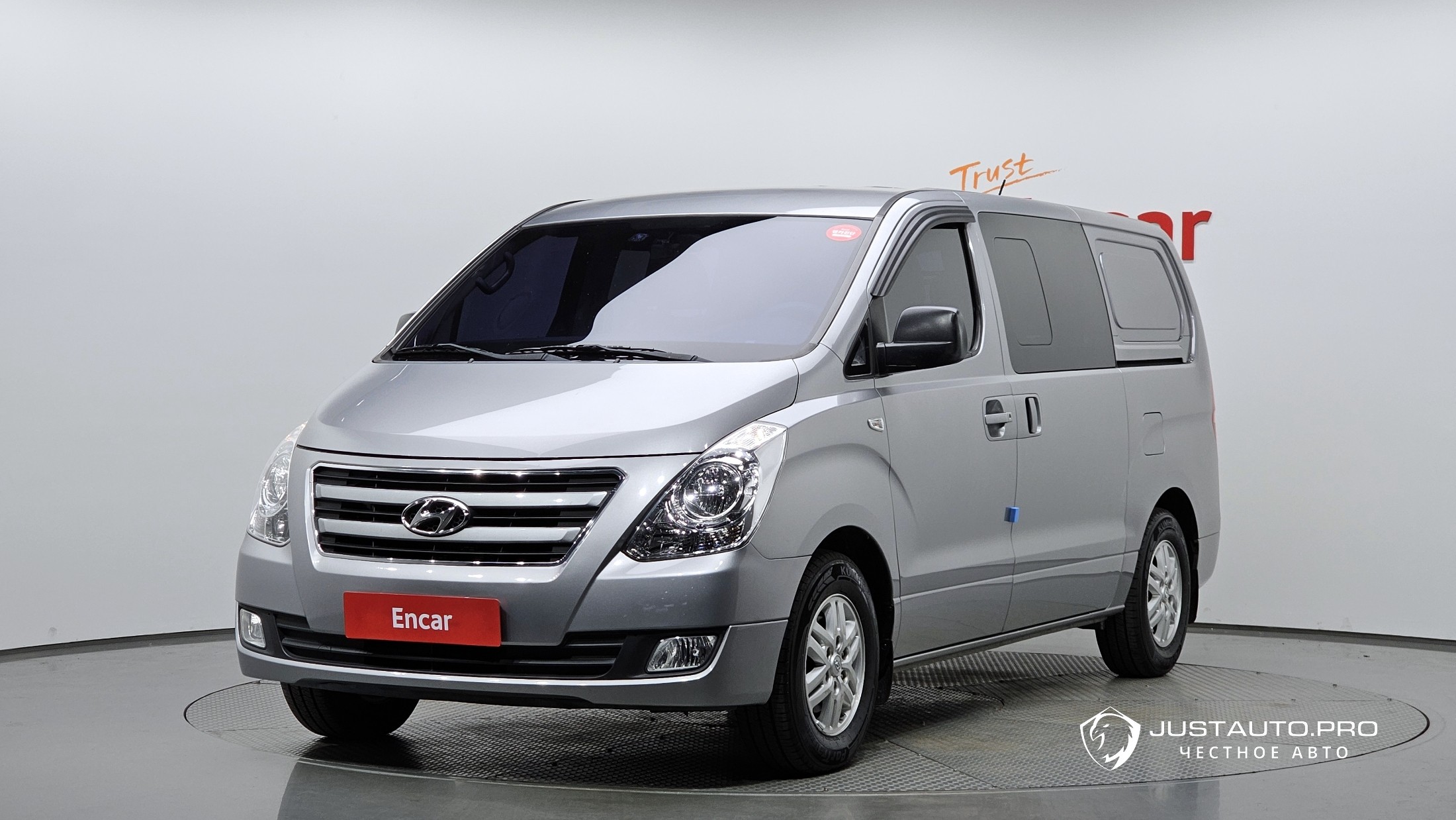 Автомобиль Hyundai Starex