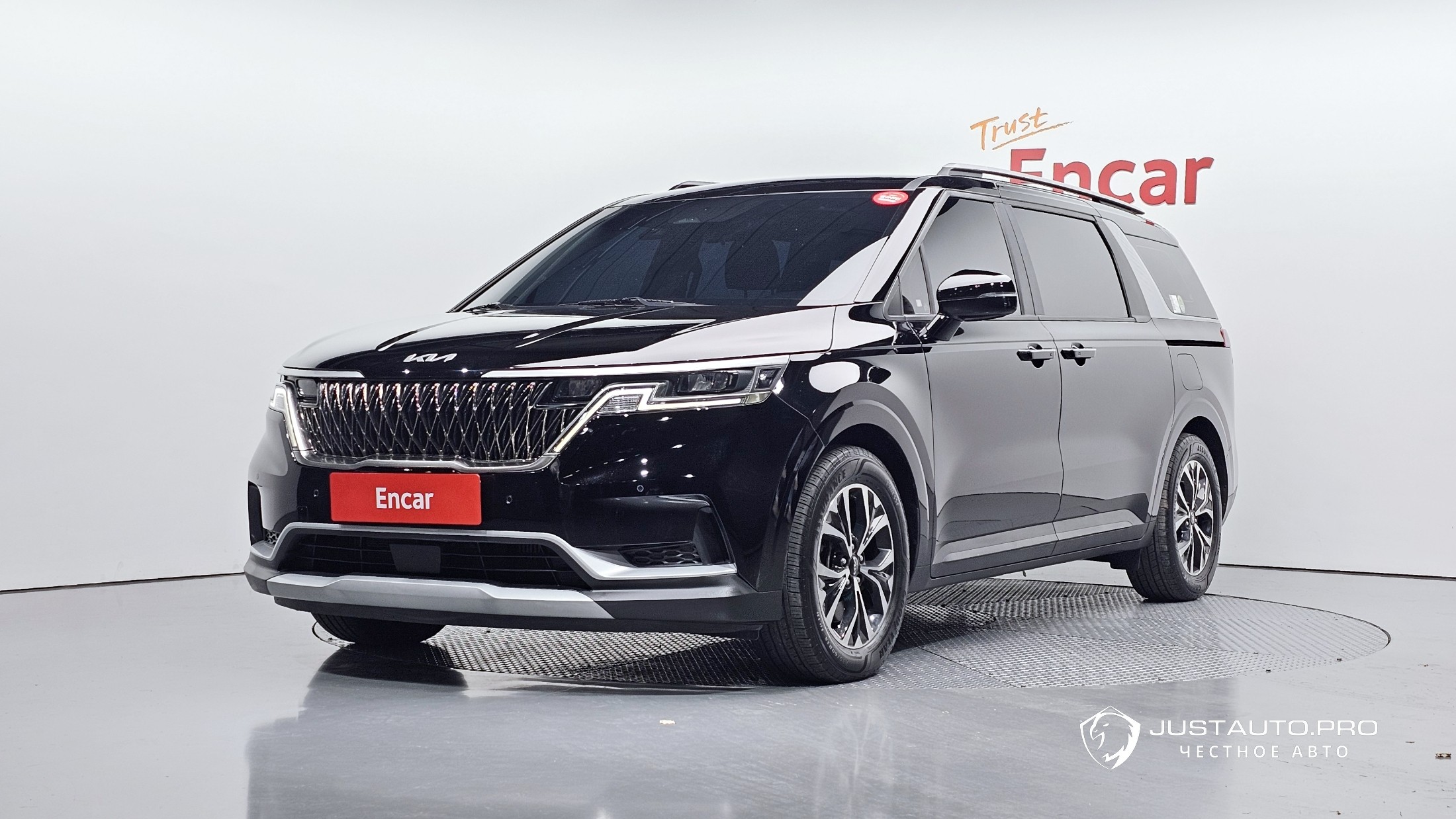 Автомобиль Kia Canival