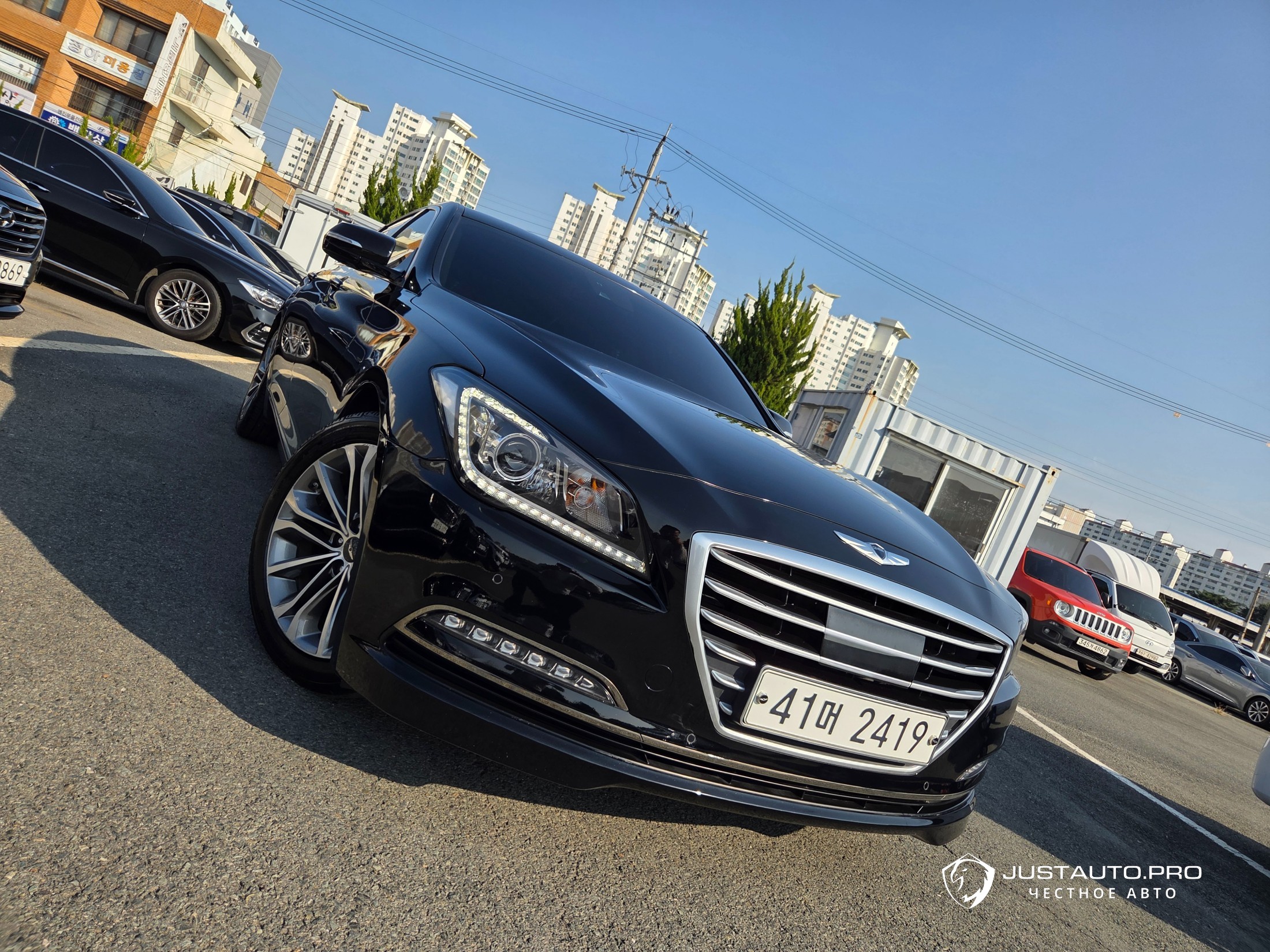 Автомобиль Hyundai Genesis