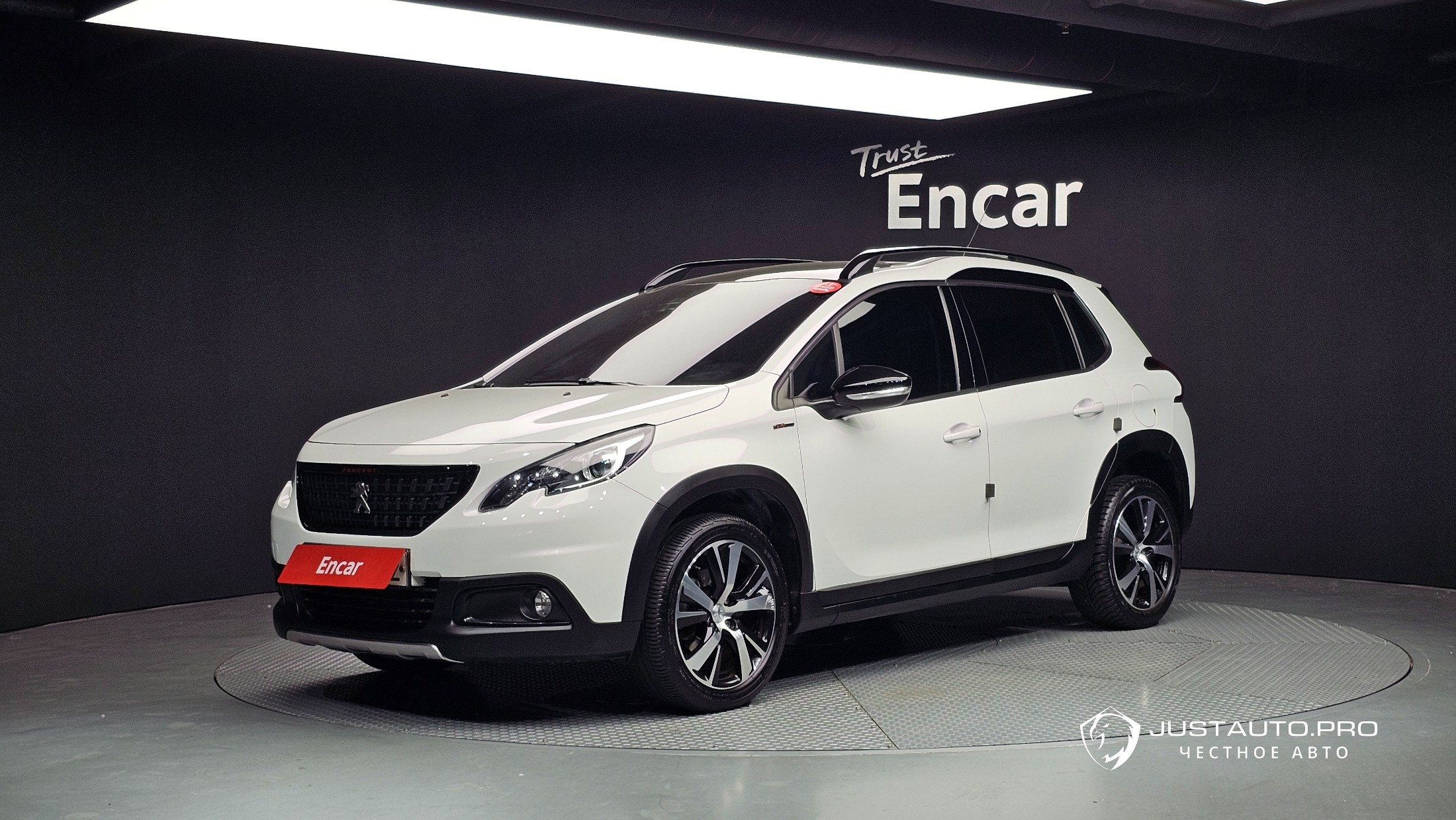 Автомобиль Peugeot 2008